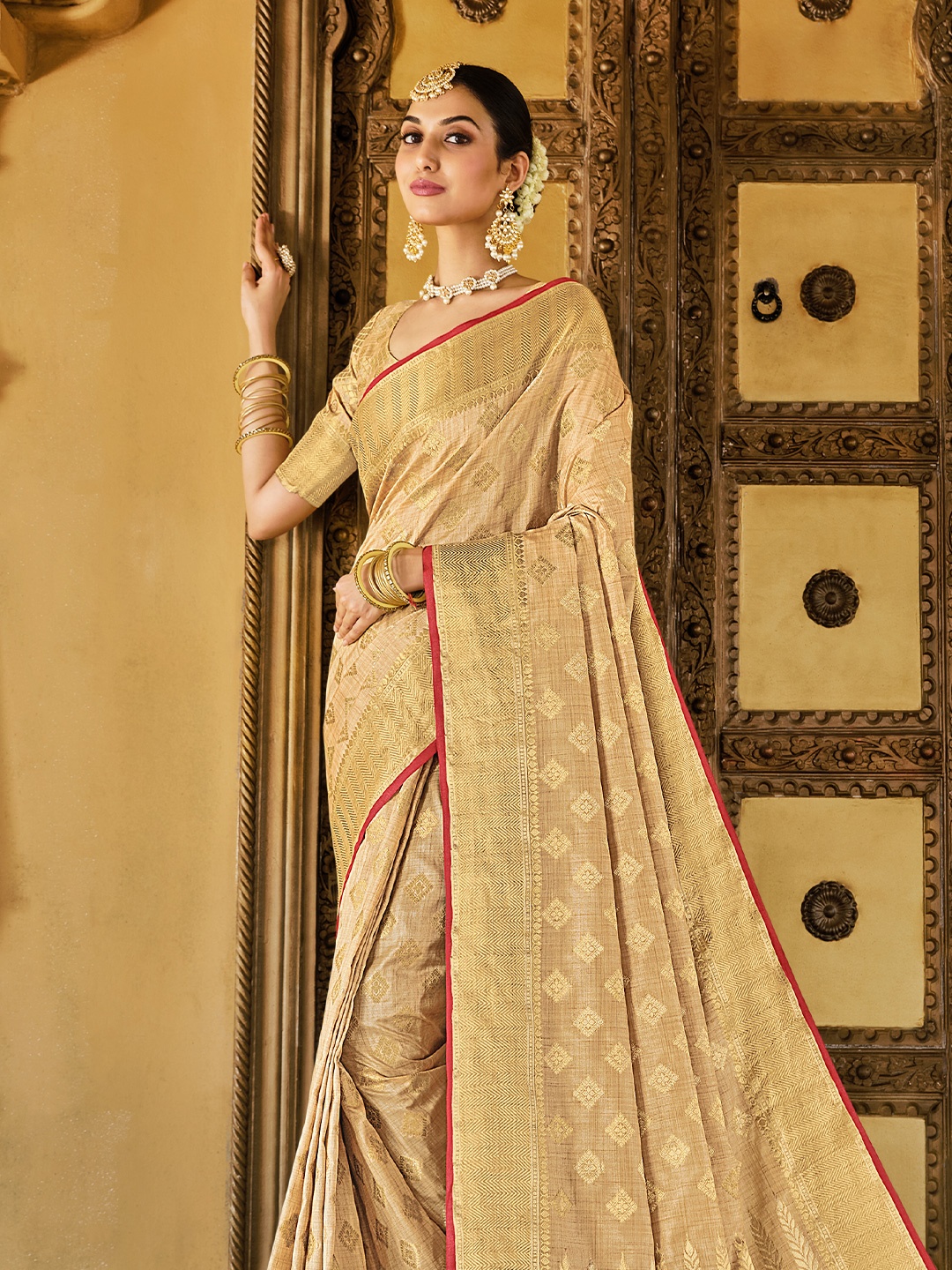 

KARAGIRI Woven Design Saree, Beige