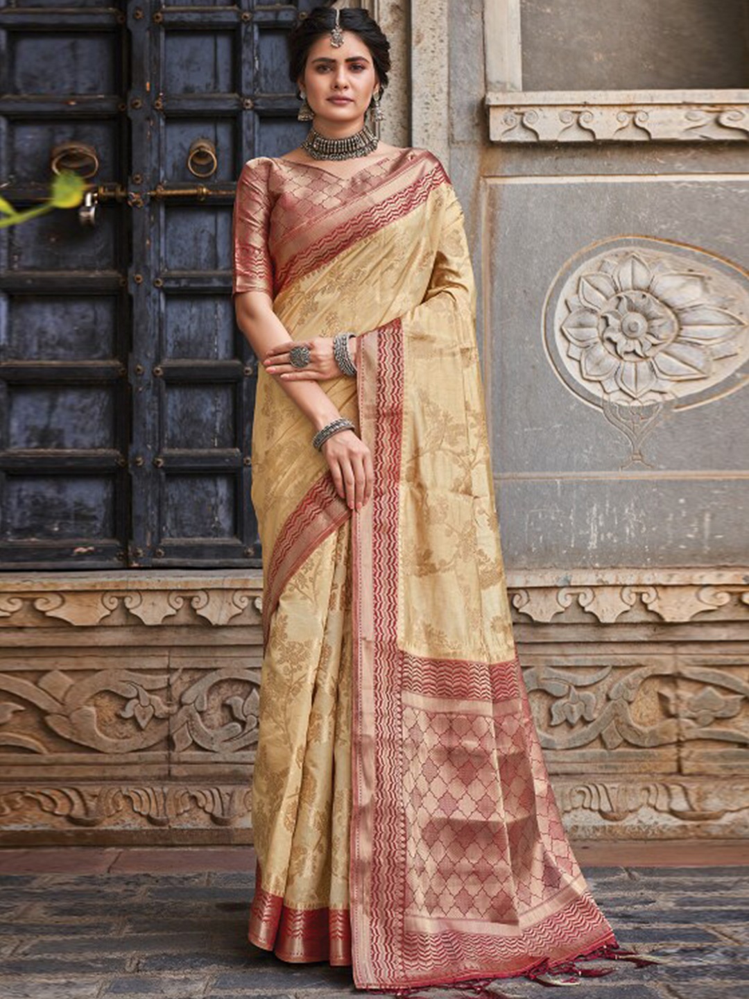 

KARAGIRI Woven Design Zari Banarasi Saree, Cream