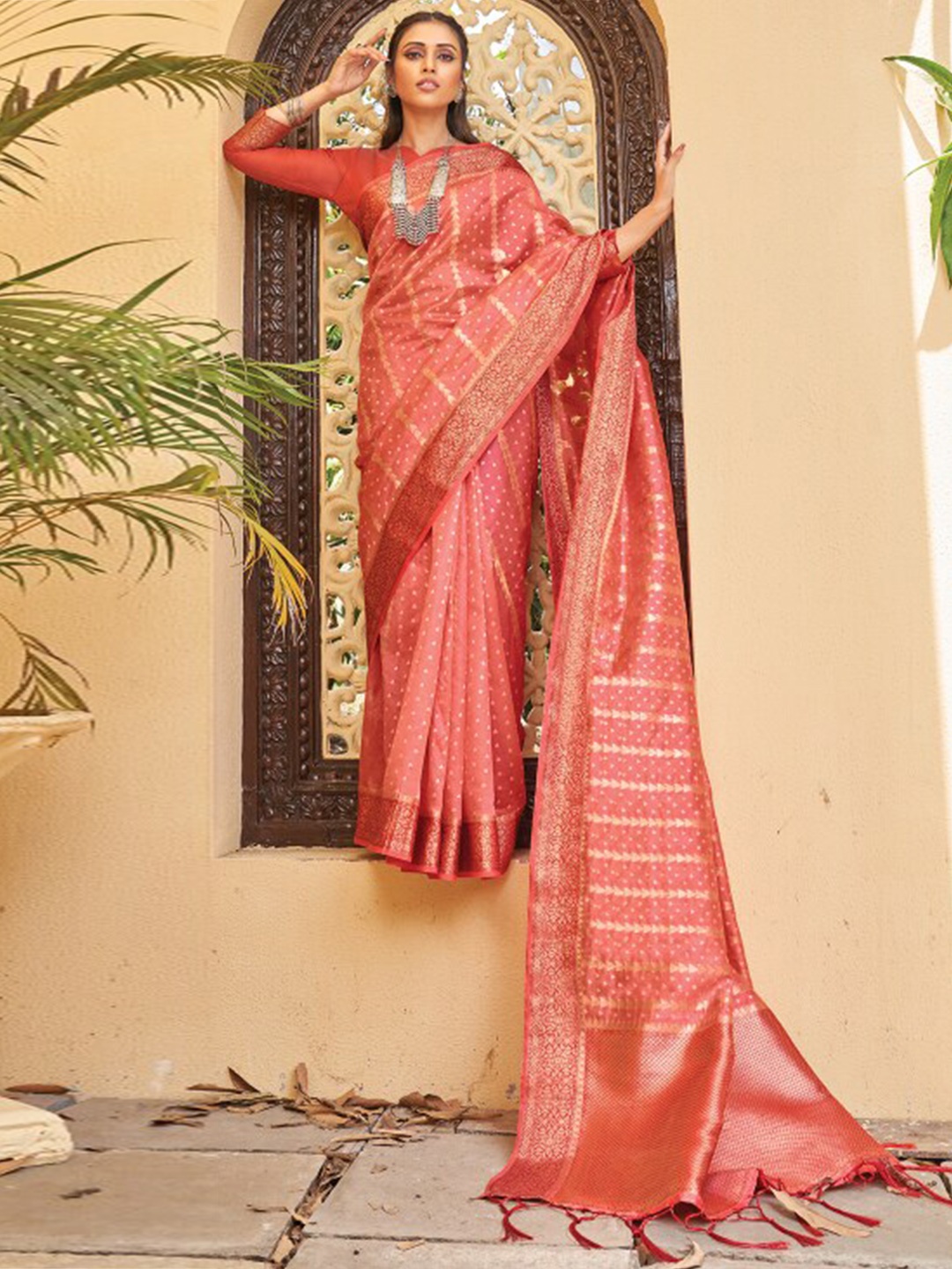 

KARAGIRI Woven Design Zari Organza Saree, Pink