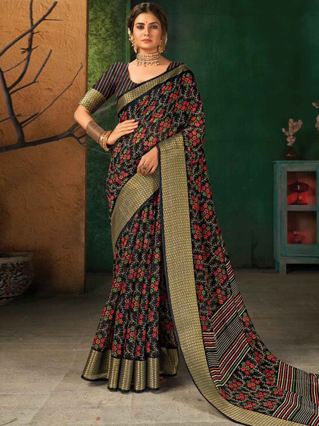 

KARAGIRI Woven Design Floral Zari Saree, Black