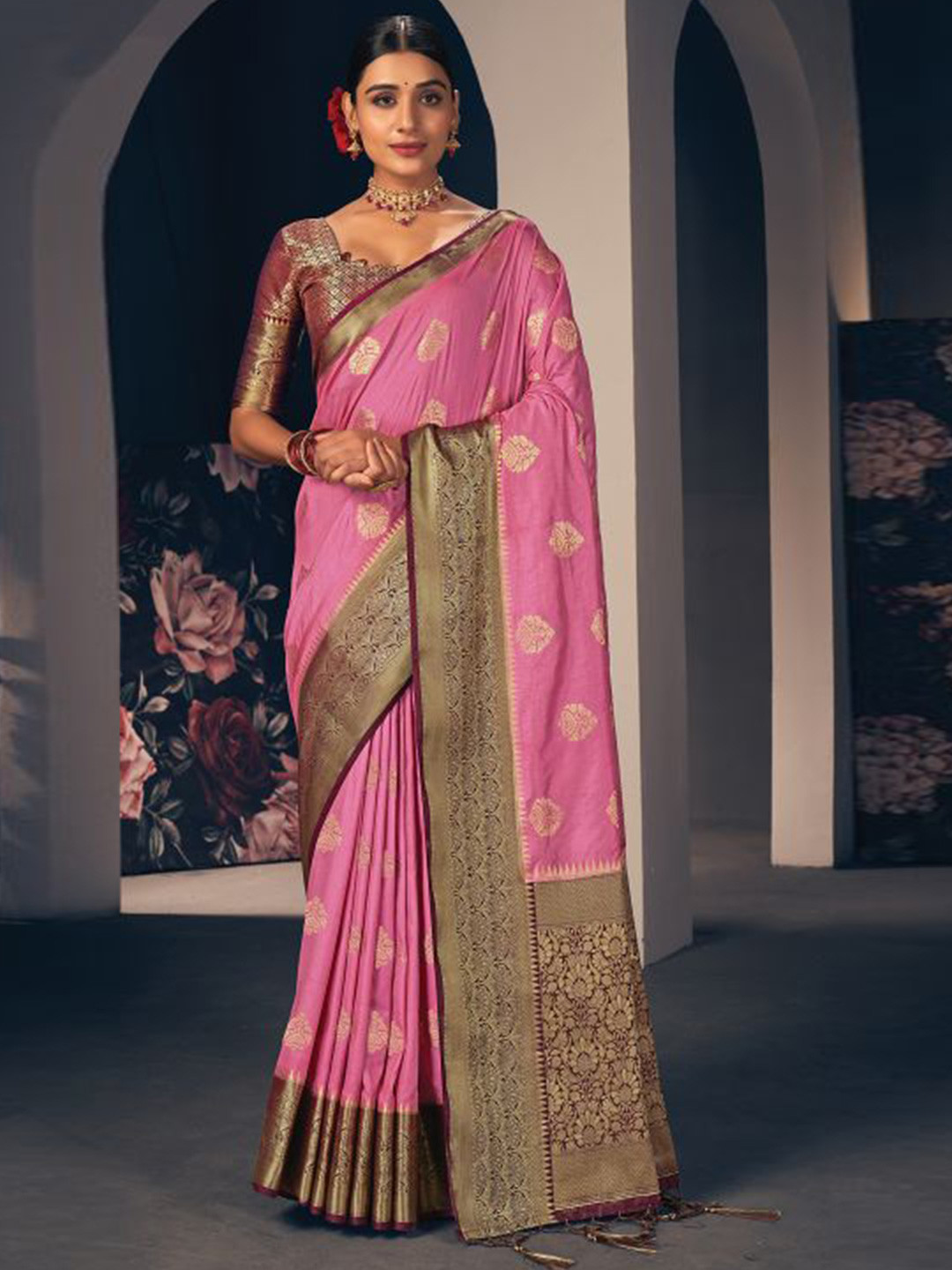 

KARAGIRI Woven Design Zari Saree, Pink