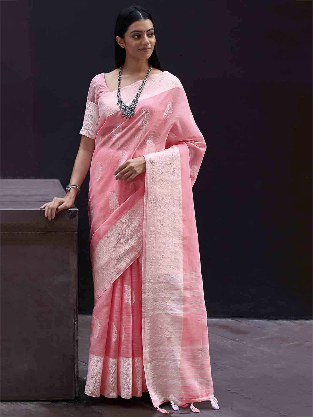 

KARAGIRI Woven Design Zari Saree, Pink