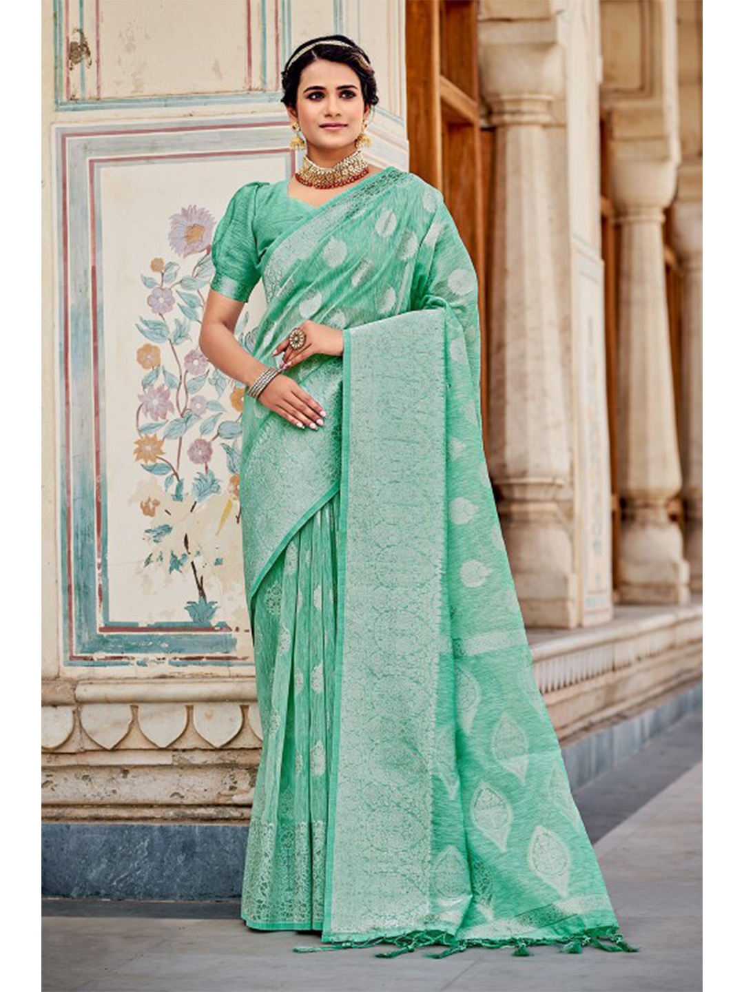 

KARAGIRI Ethnic Motifs Zari Saree, Green