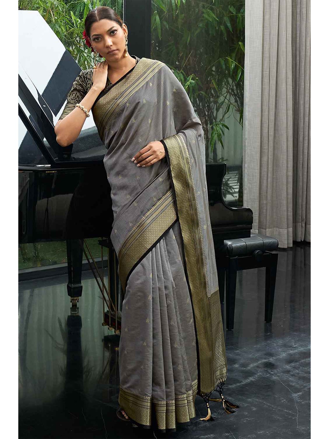 

KARAGIRI Toned Woven Design Zar Saree, Grey
