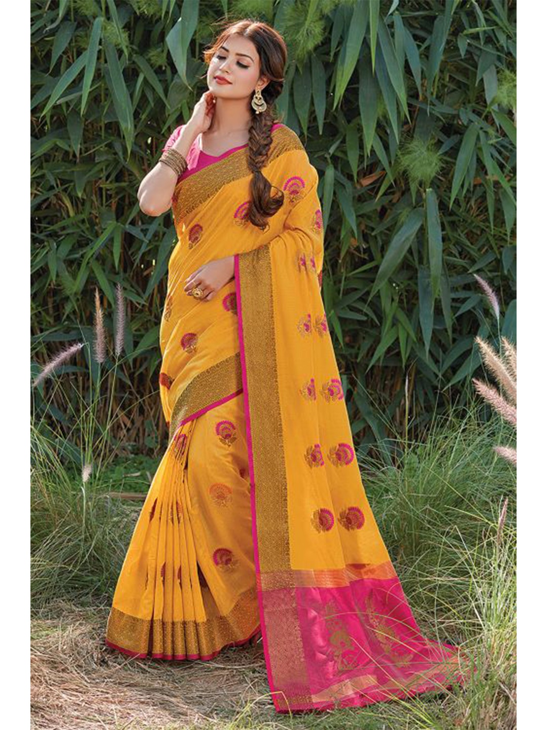 

KARAGIRI Floral Zari Saree, Mustard