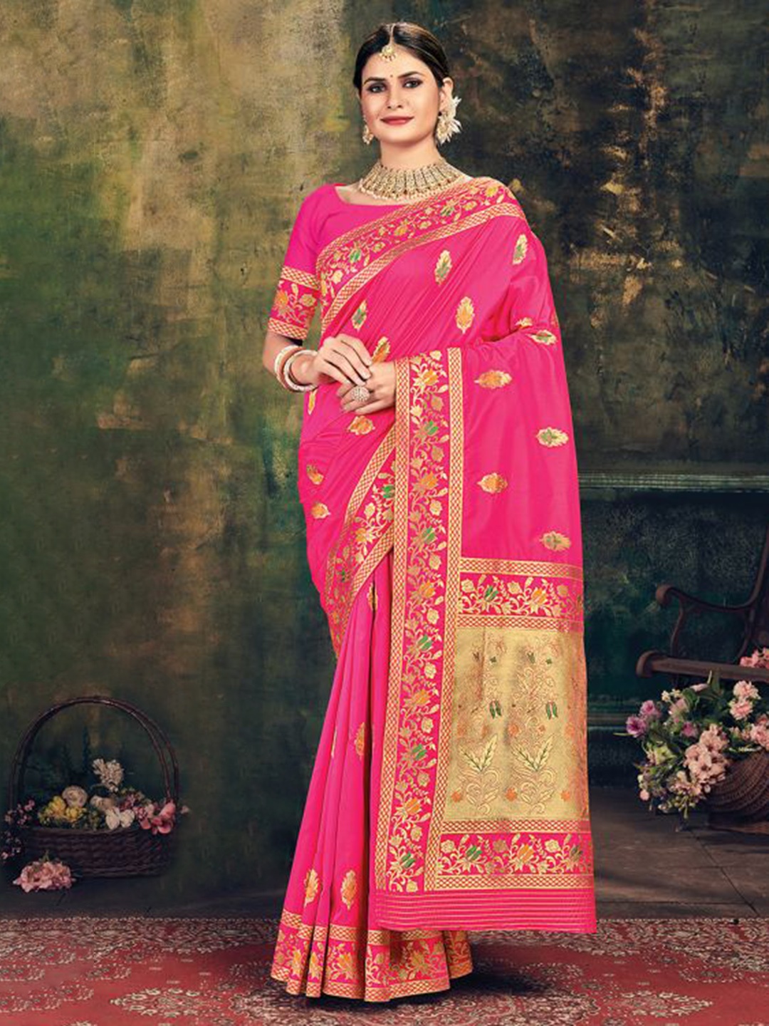 

KARAGIRI Floral Woven Design Zari Banarasi Saree, Magenta