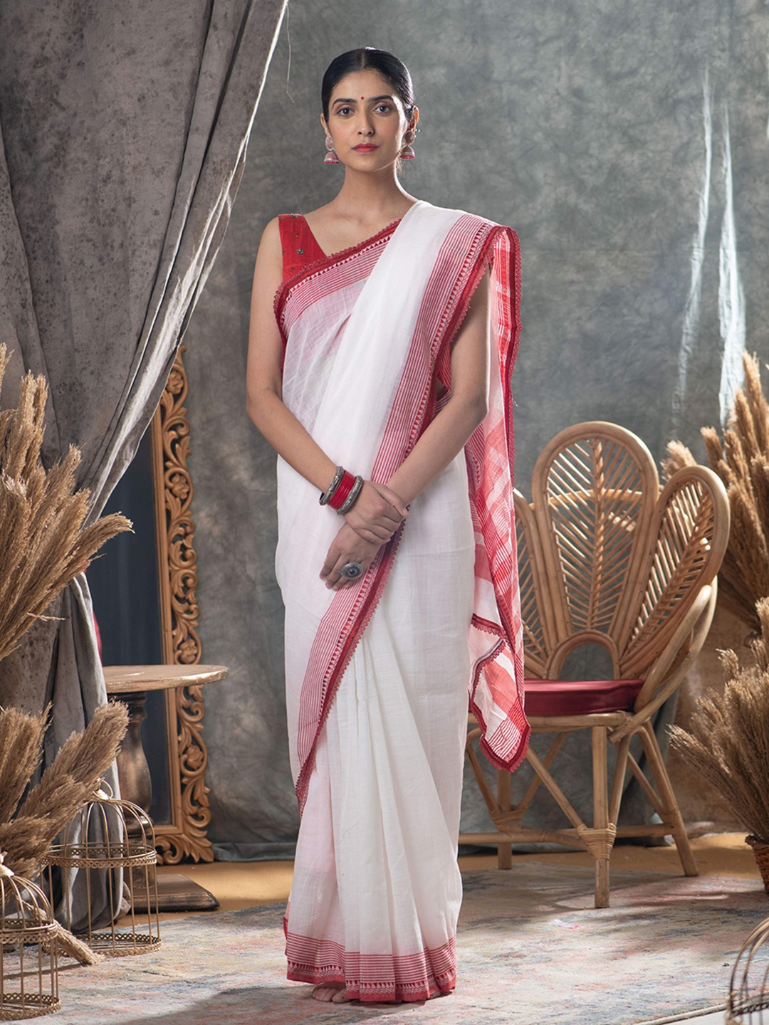 

KARAGIRI Cotton Saree With Striped Border, White