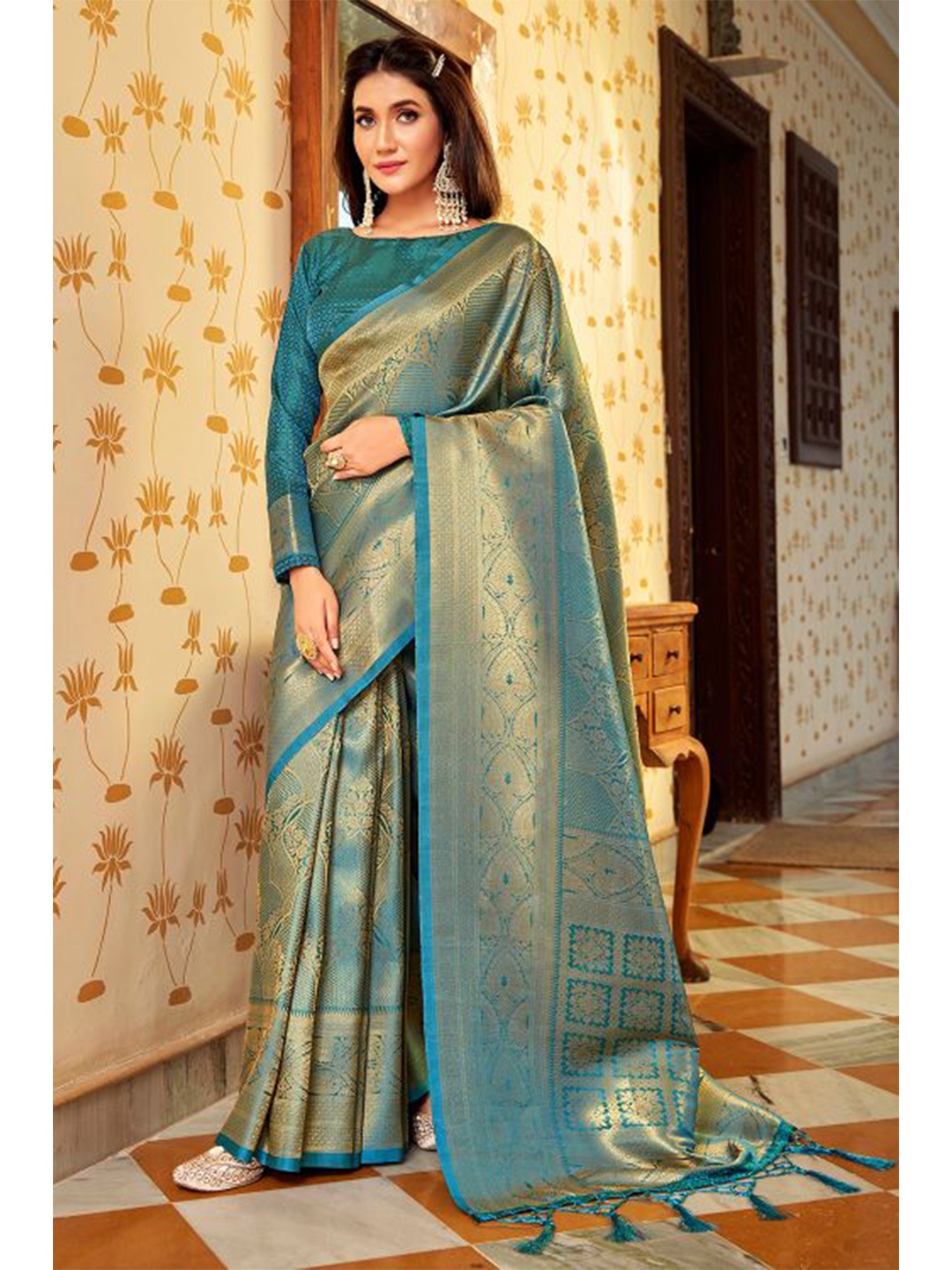 

KARAGIRI Ethnic Motifs Woven Design Zari Kanjeevaram Saree, Turquoise blue