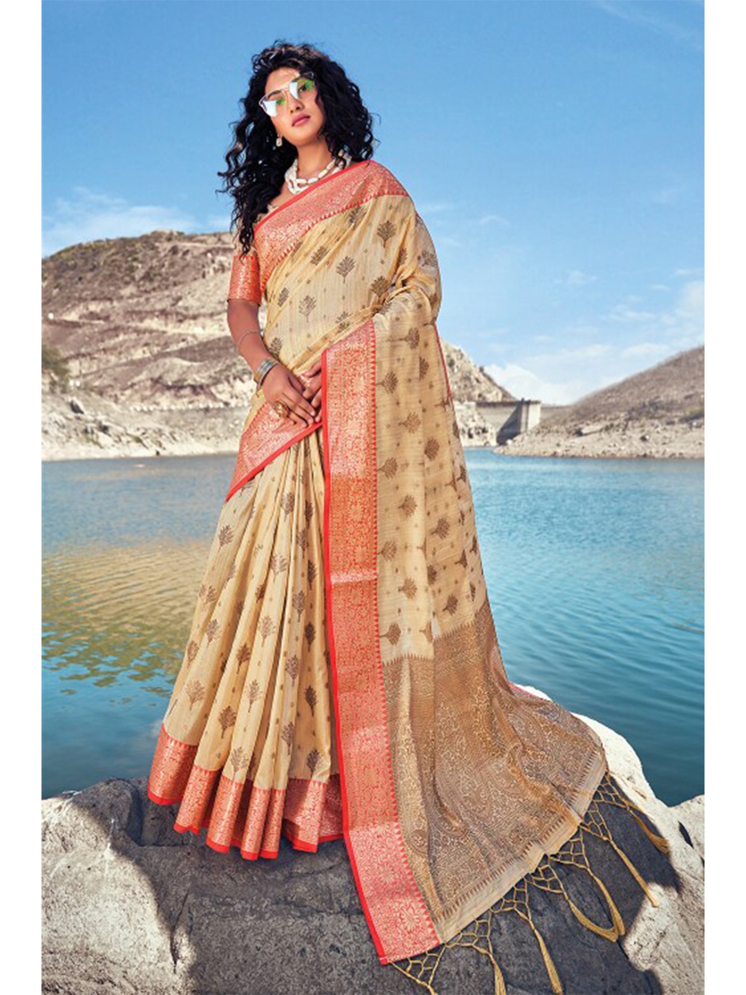 

KARAGIRI Ethnic Motifs Zari Banarasi Saree, Cream
