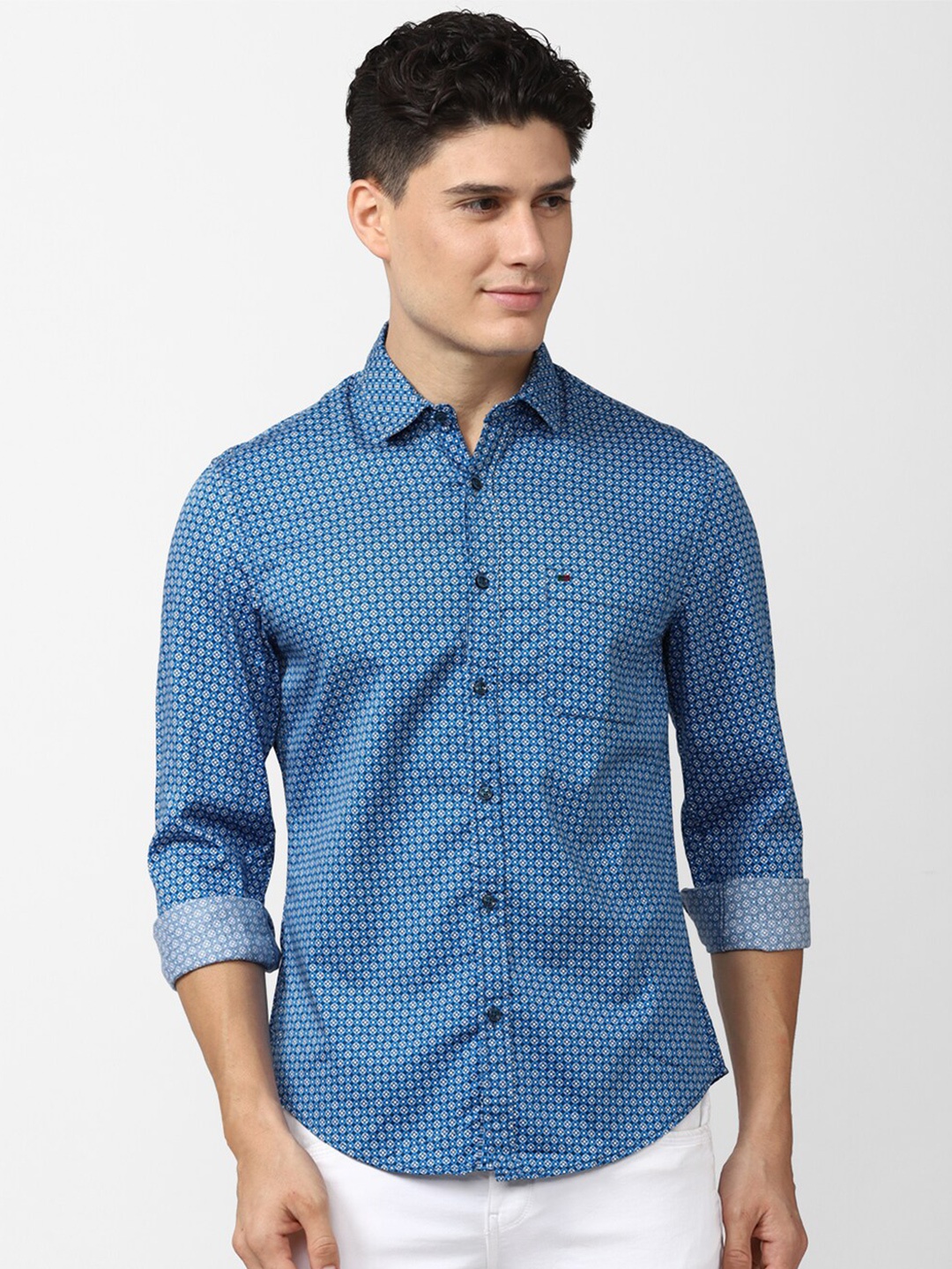 

Peter England Casuals Men Slim Fit Printed Casual Pure Cotton Shirt, Blue