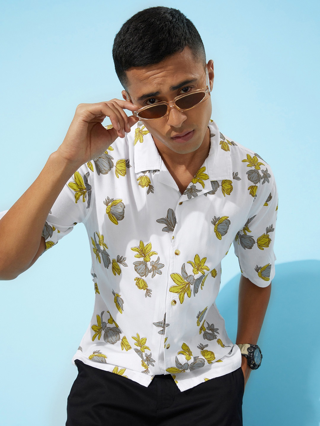 

Kook N Keech Men Milky White Floral Opaque Printed Love is in the Air Flower Power Shirt
