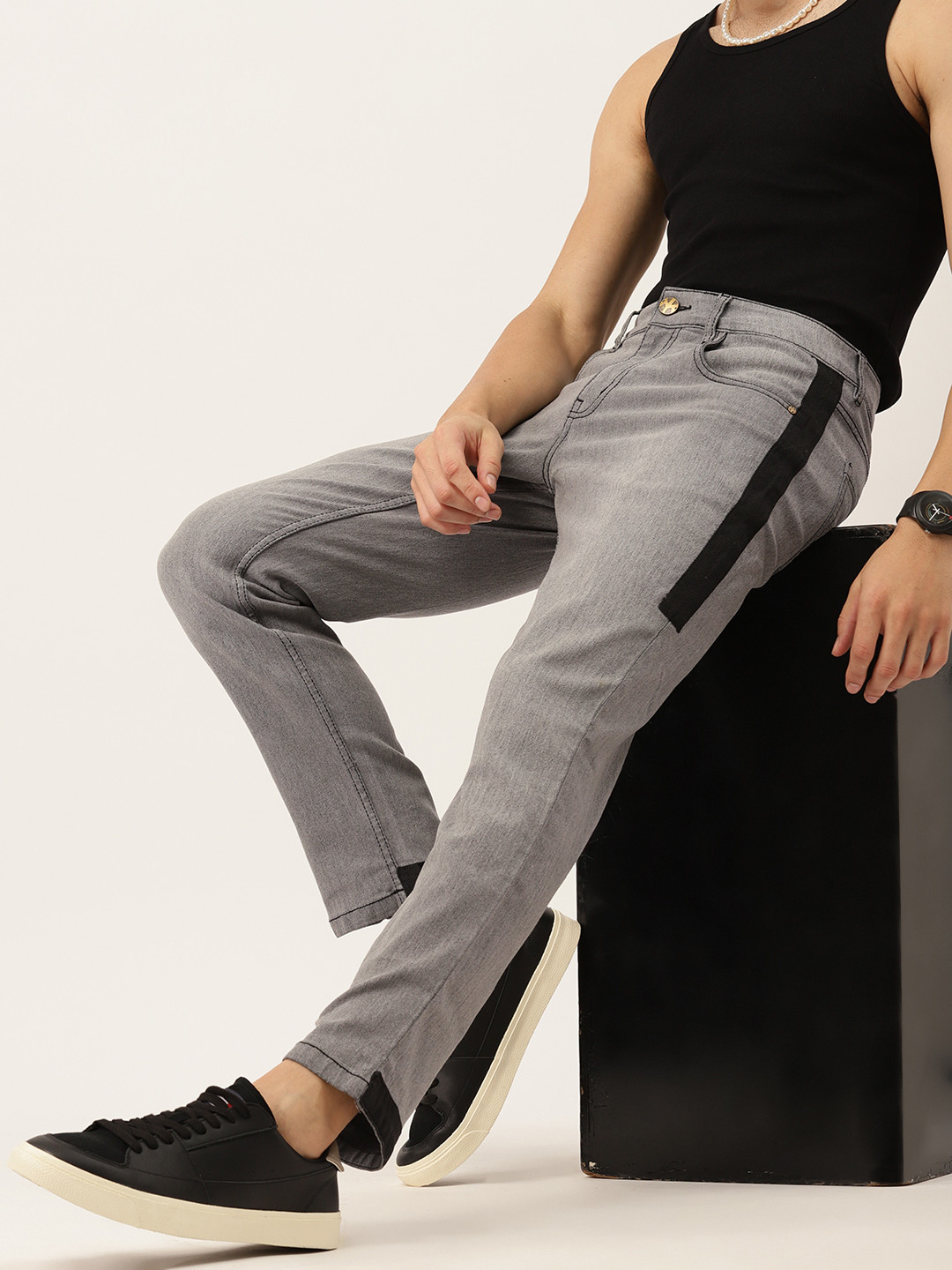 

Kook N Keech Men Gloomy Grey Taping Detail Stretchable The Digital Jeans