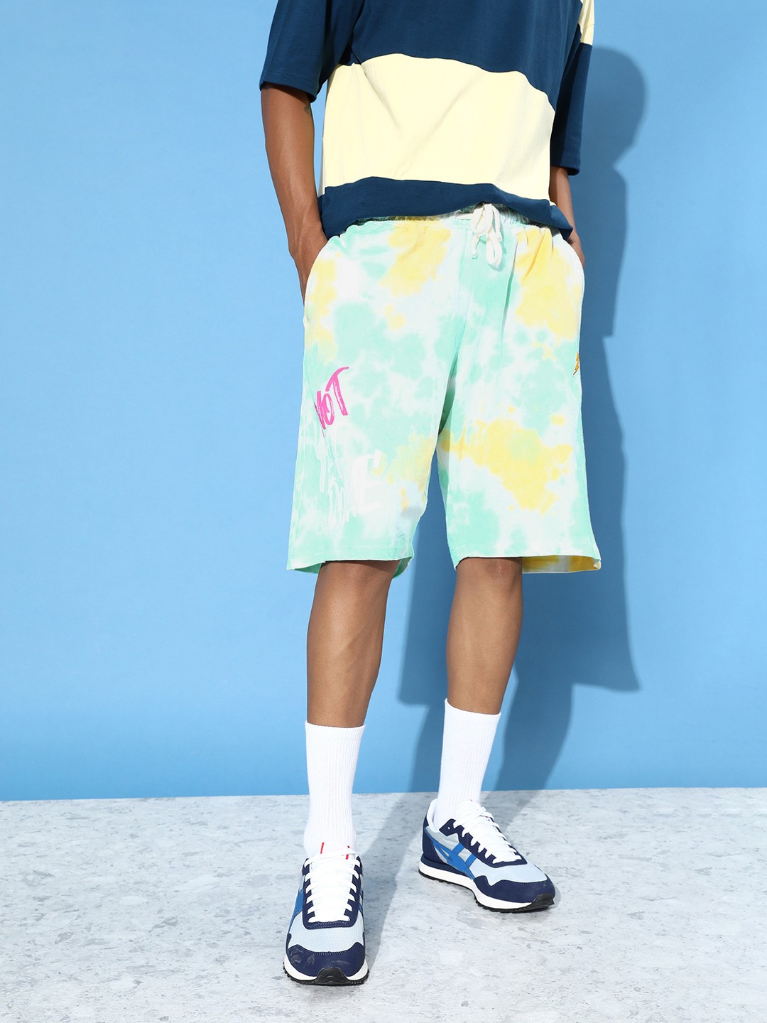 

Kook N Keech Men Earthy Green Forever Vacay Tied Up Bucolic Effects Regular Shorts, White