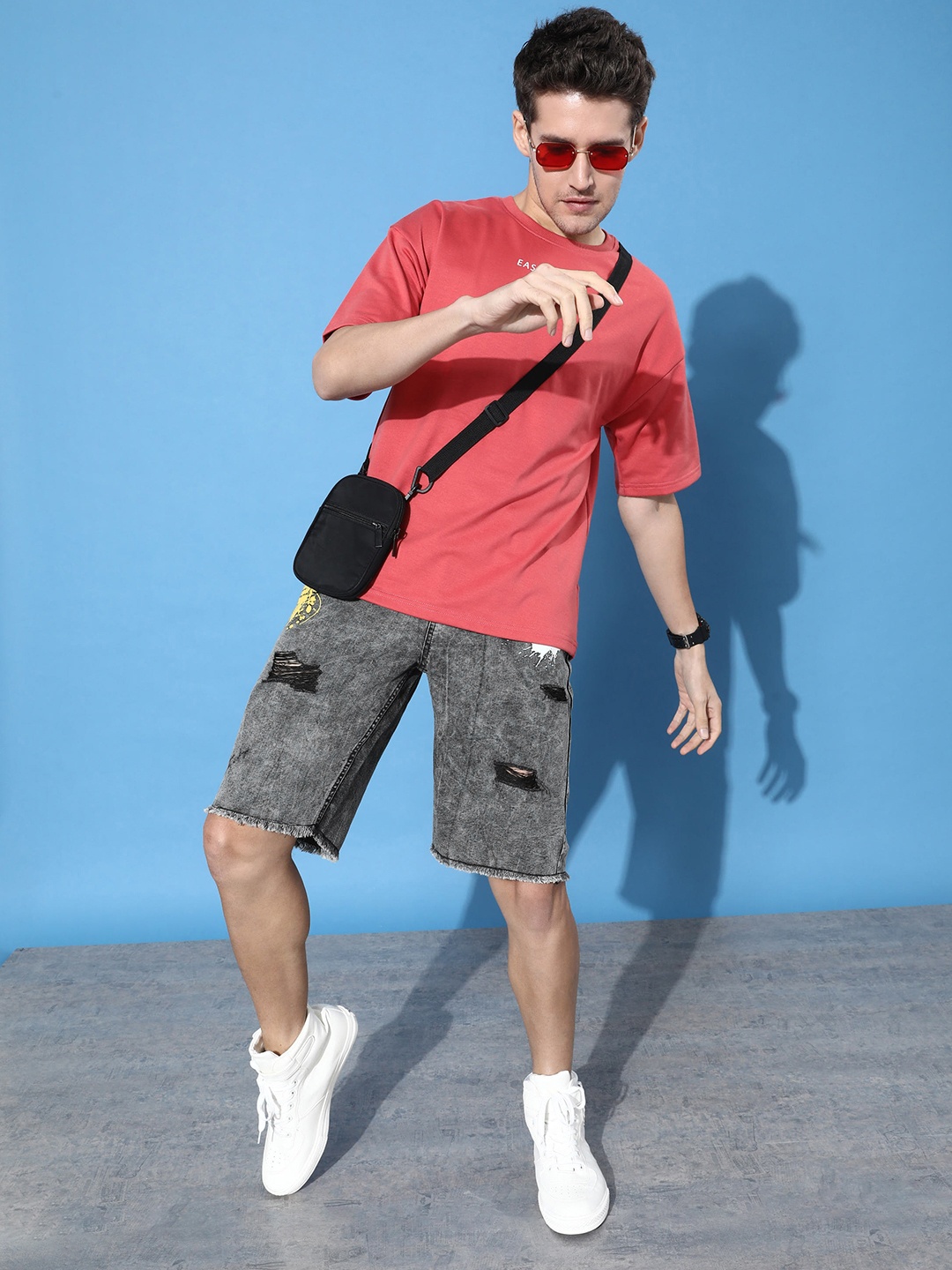 

Kook N Keech Men Ash Grey Pure Cotton Printed Distressed Denim Shorts