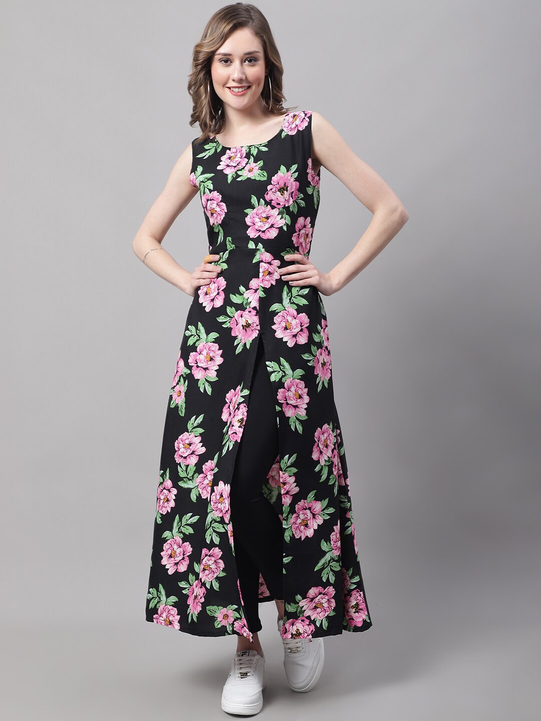 

NoBarr Women Floral Printed Round Neck Kurta, Black