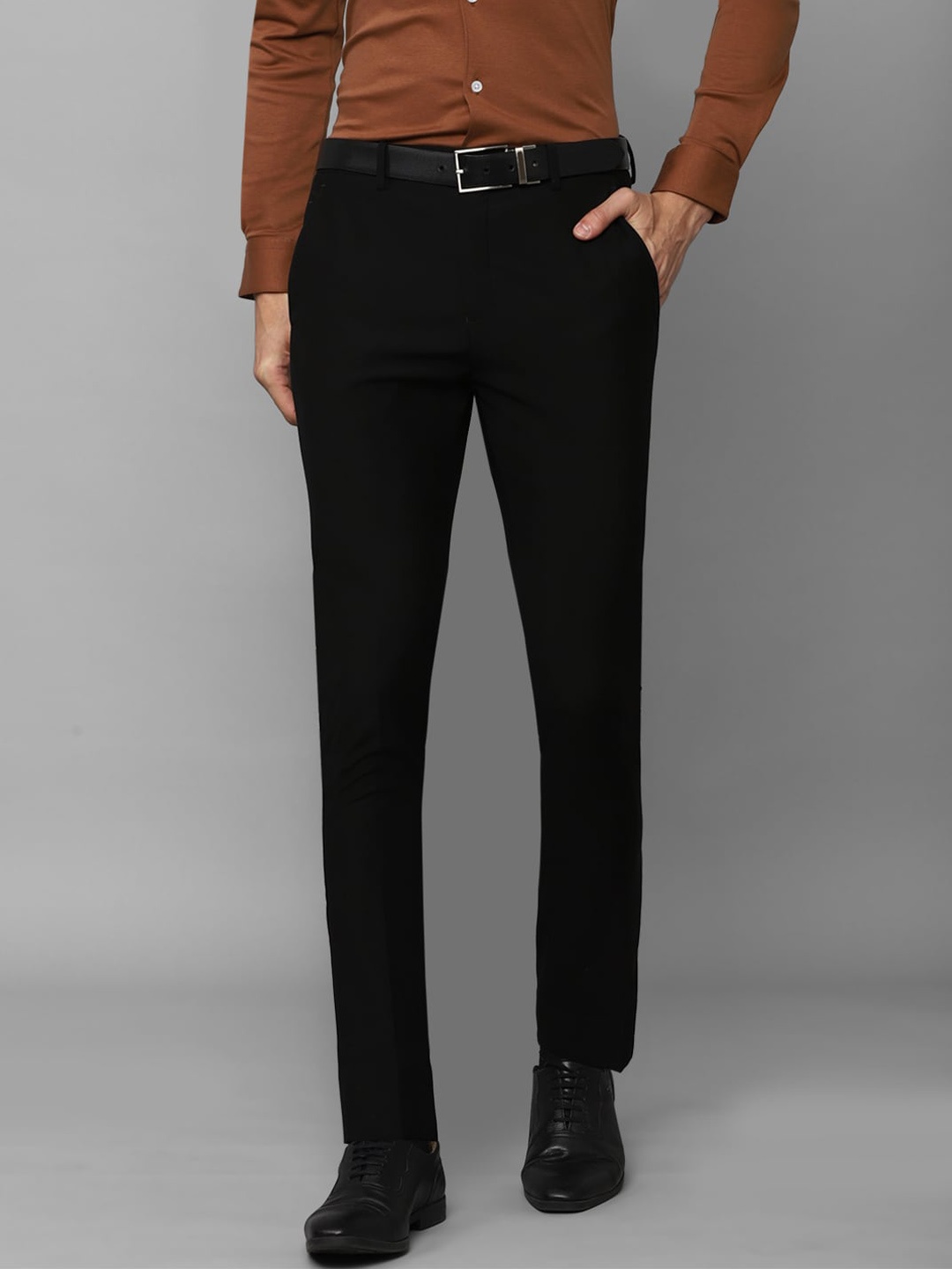 

Louis Philippe Men Slim Fit Formal Trousers, Black