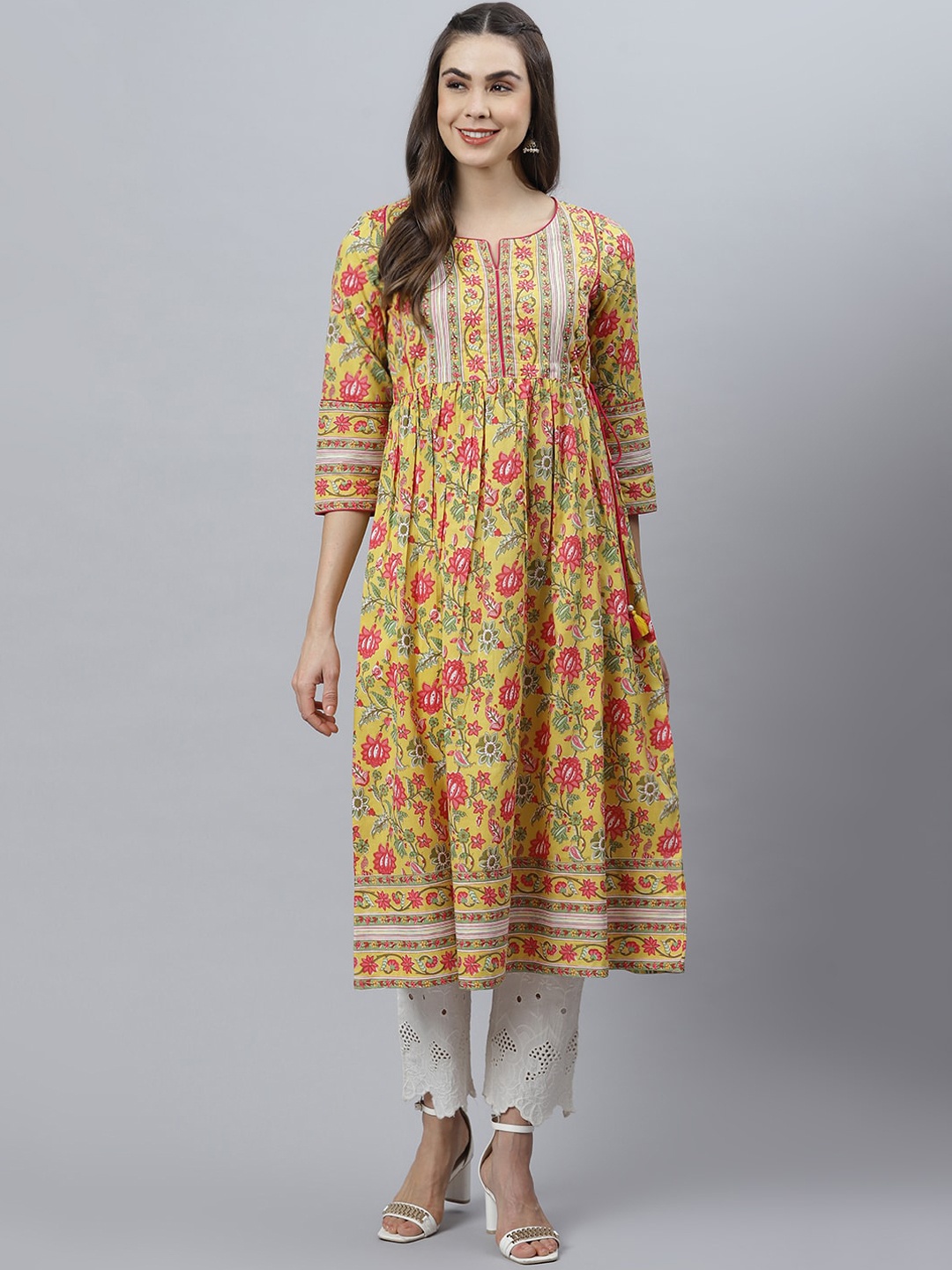 

QOMN Women Floral Printed Cotton Kurta, Yellow