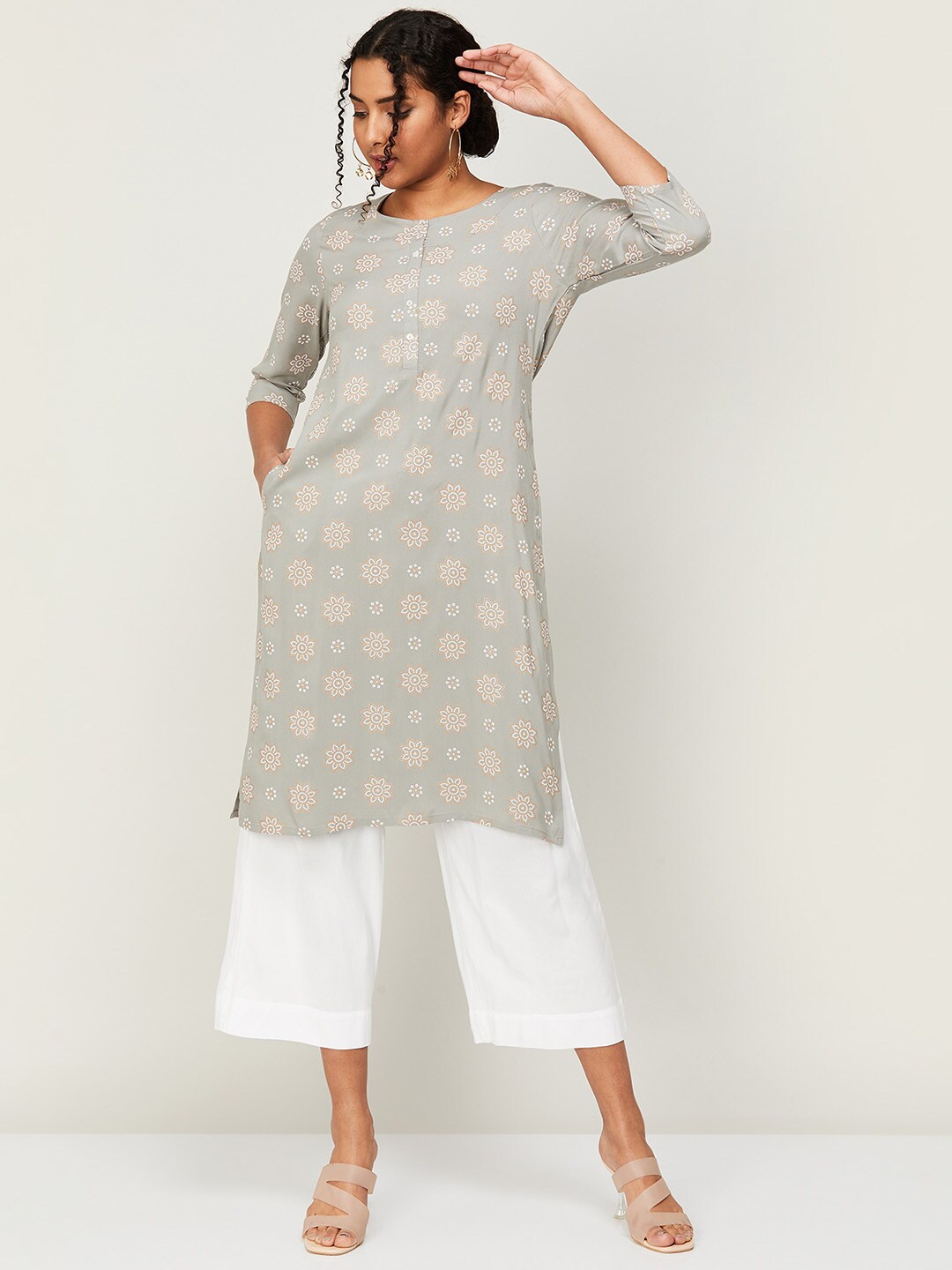 

Melange by Lifestyle Women Ethnic Motifs Printed Regular Kurta, Grey