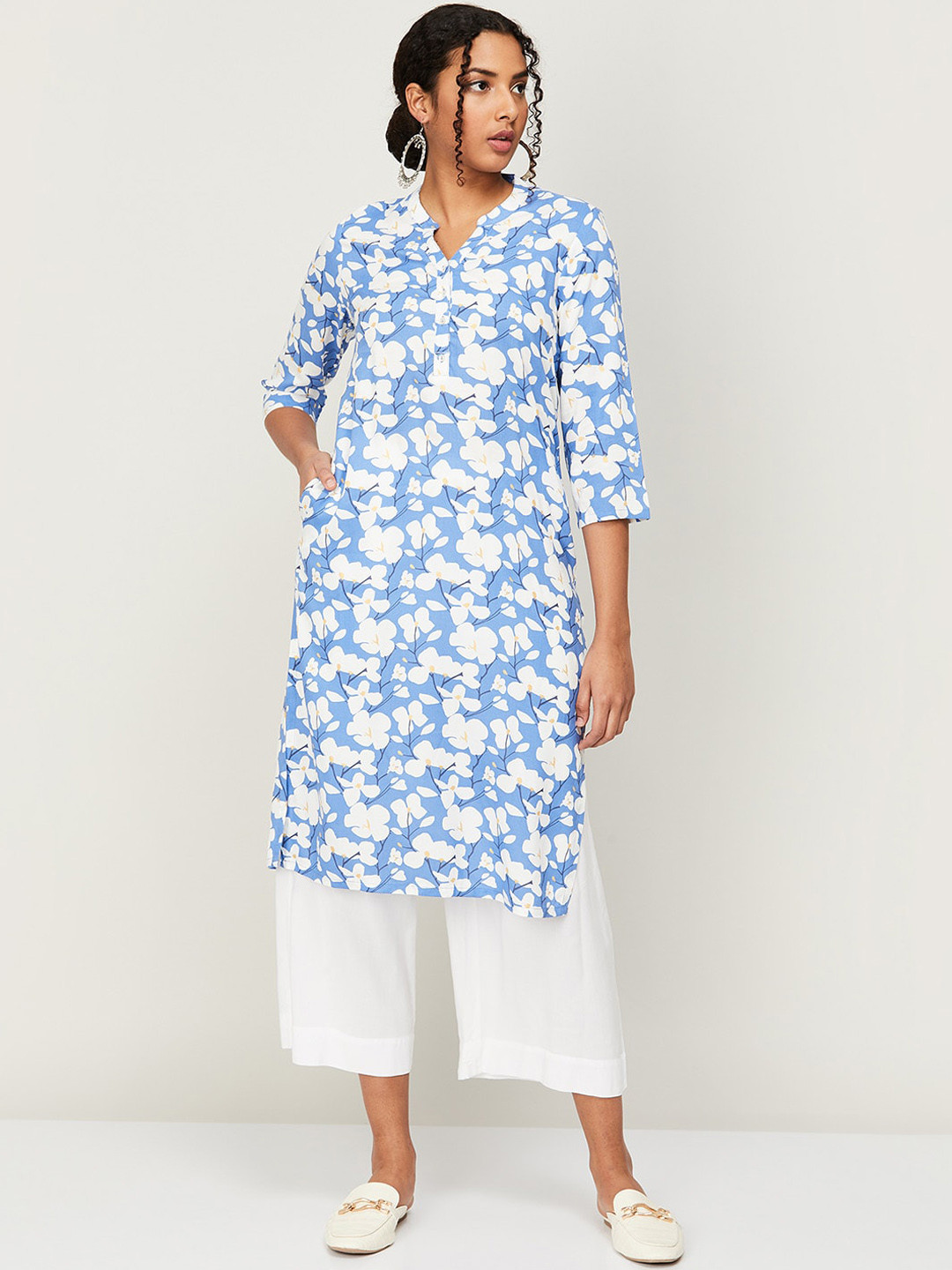 

Melange by Lifestyle Women Floral Printed Regular Kurta, Blue