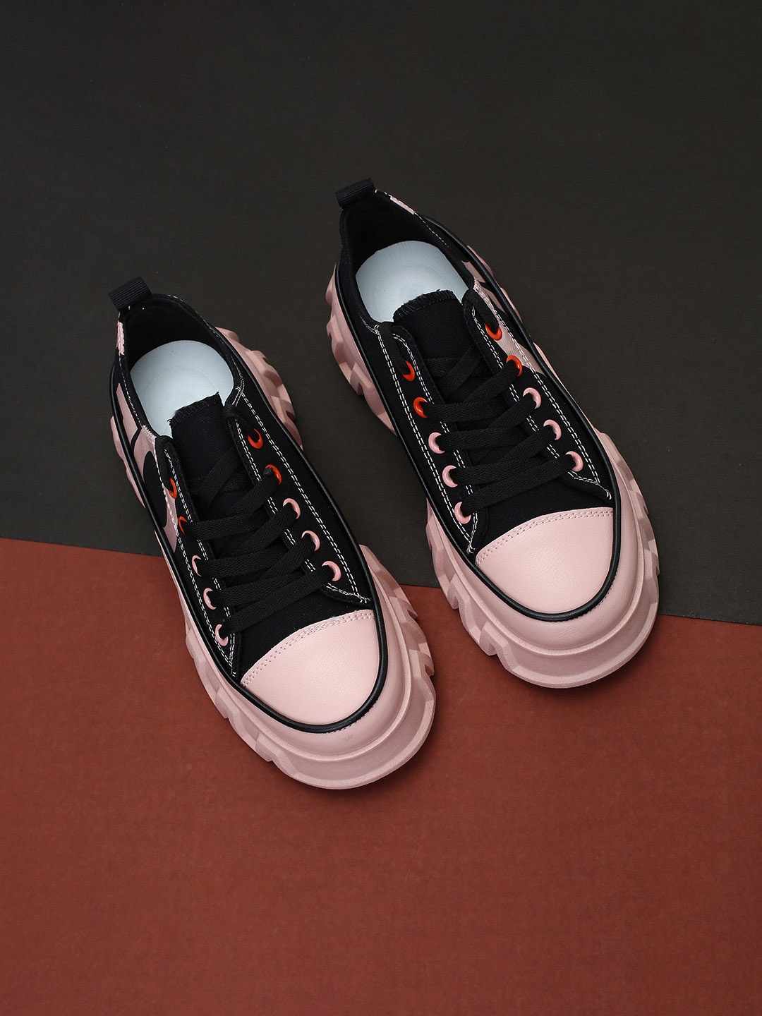 

Ginger by Lifestyle Women Colourblocked Sneakers, Pink