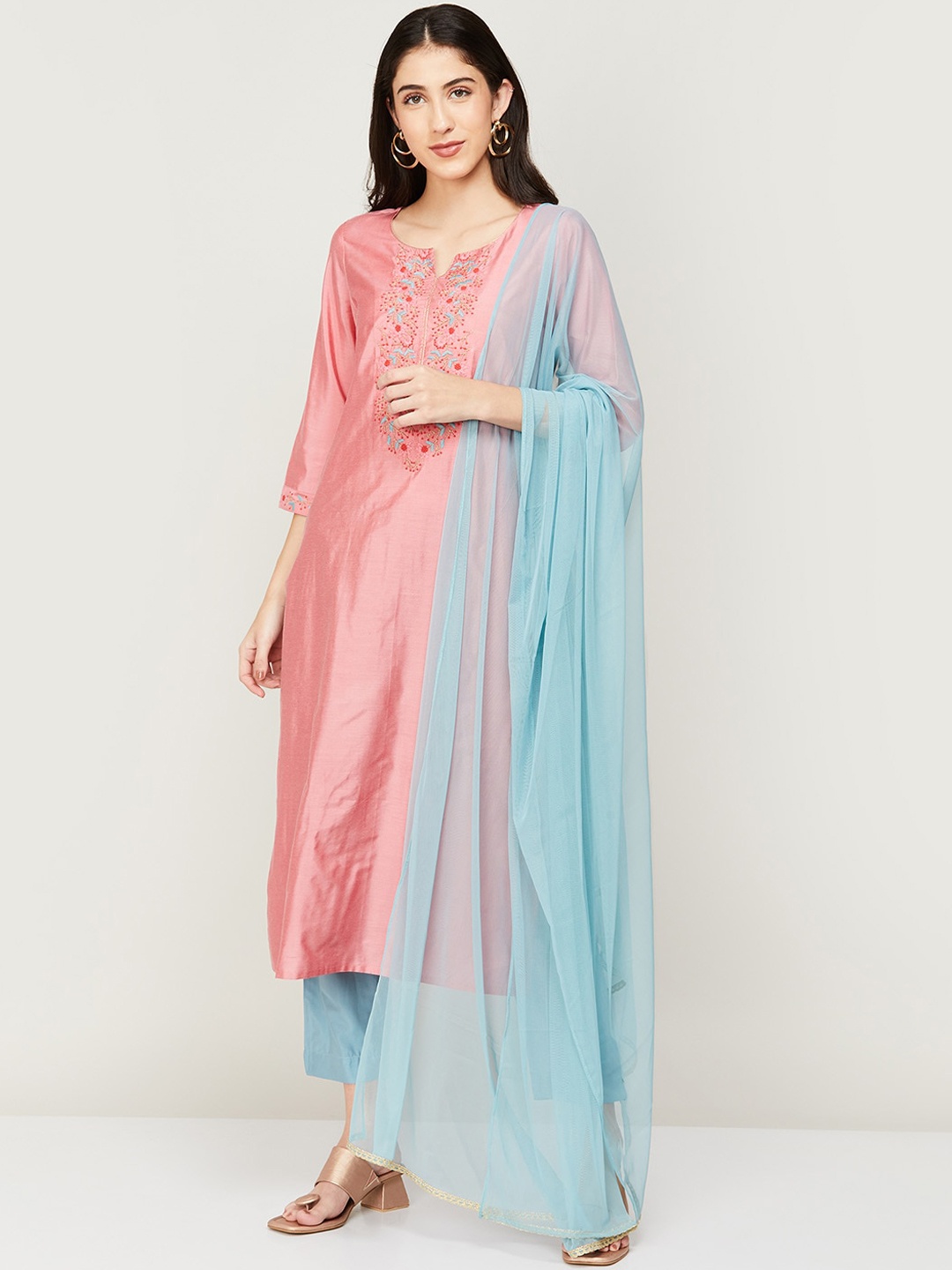 

Melange by Lifestyle Women Floral Embroidered Kurta with Trouser & Dupatta, Pink