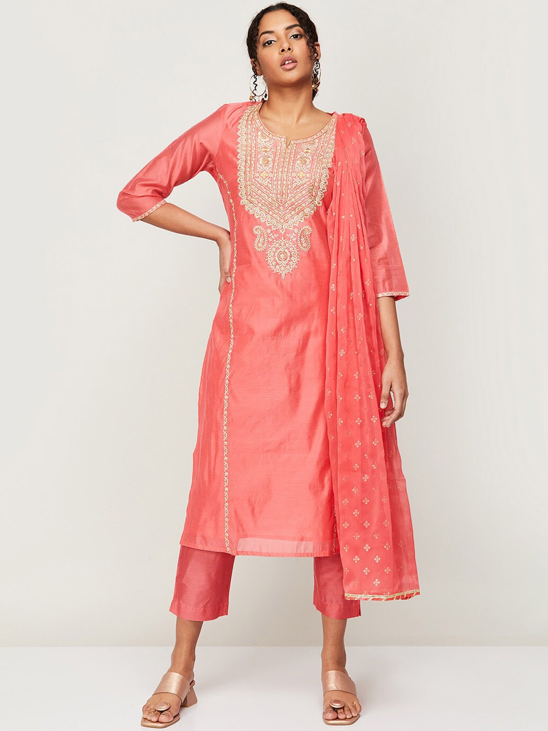

Melange by Lifestyle Women Ethnic Motifs Embroidered Kurta With Trousers & Dupatta, Coral