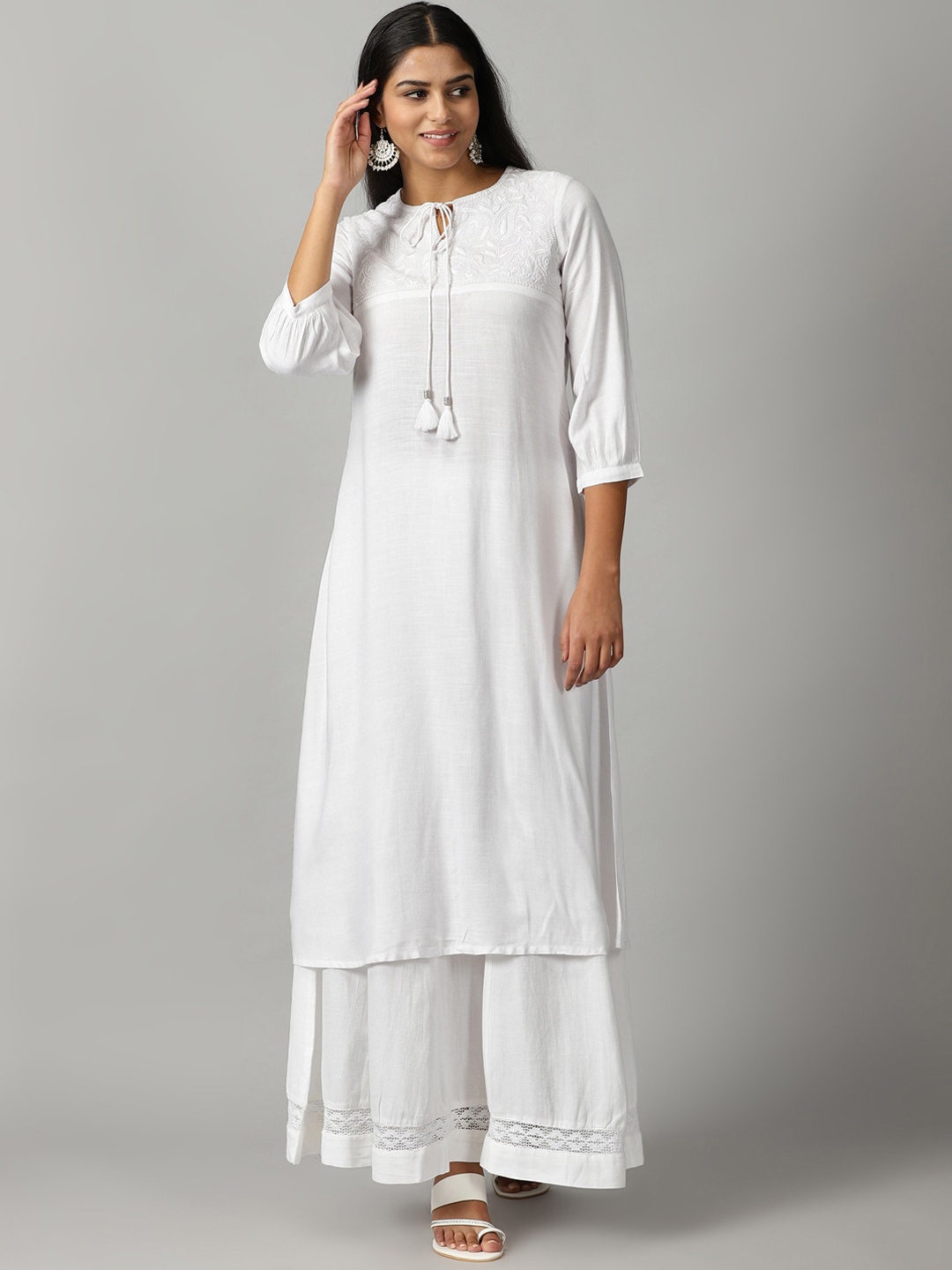 

Saffron Threads Rayon Slub Self Embroidered Yoke Kurta, White