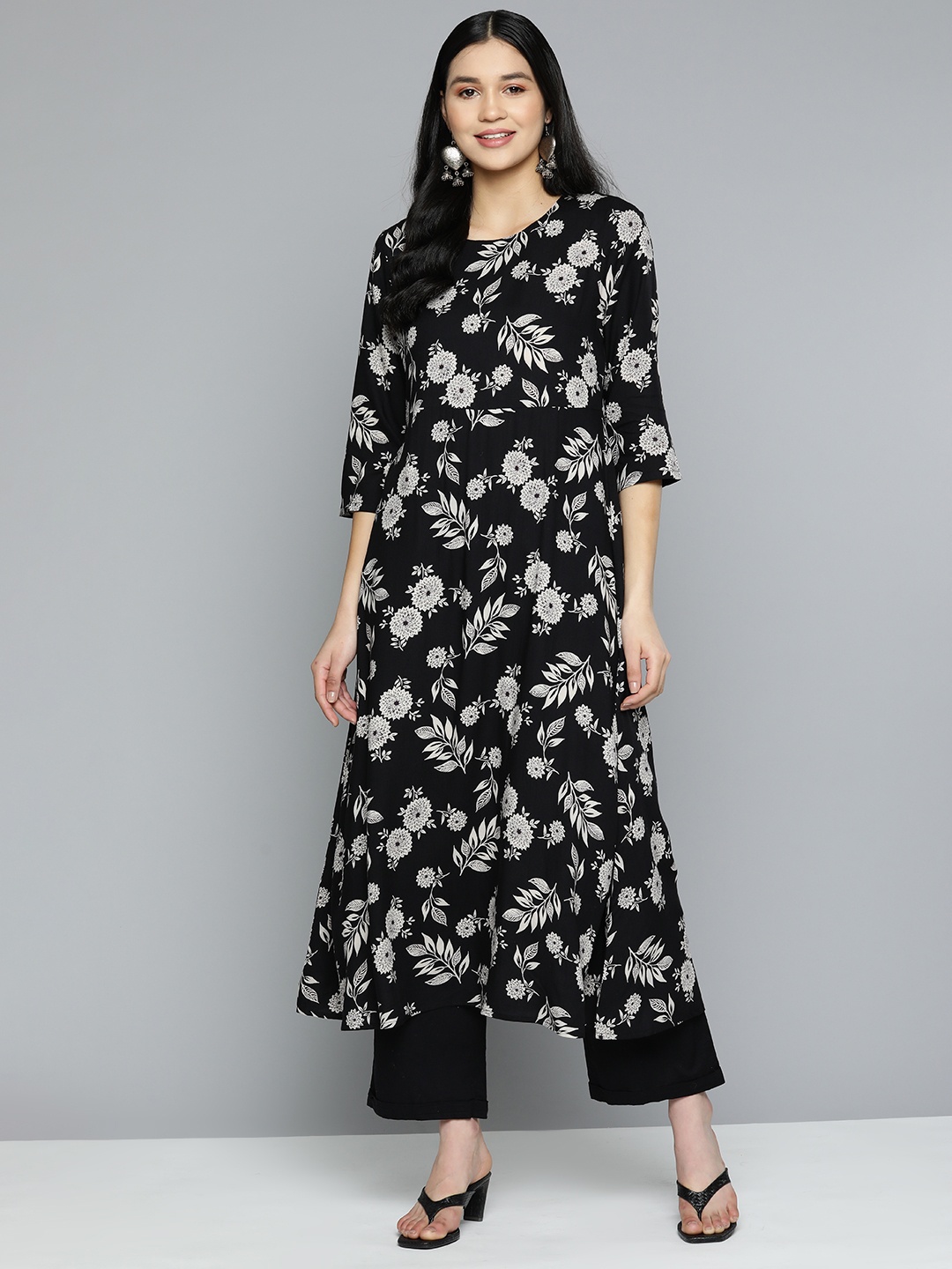 

HERE&NOW Women Floral Printed Floral Kurta, Black