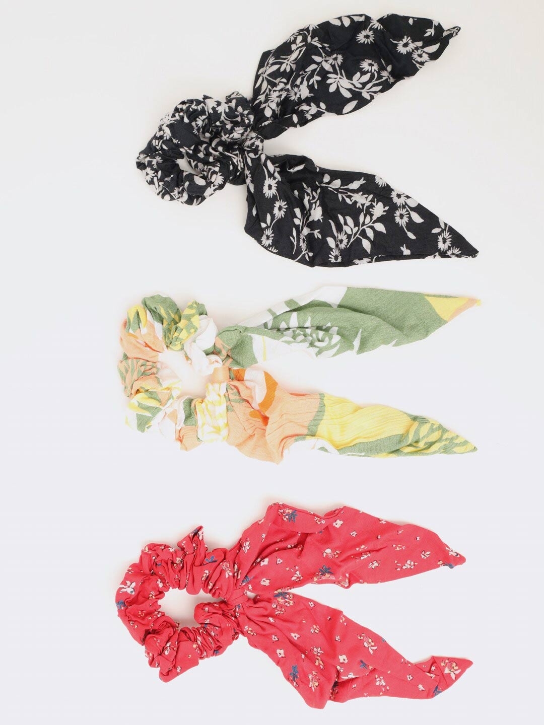

Trend Arrest Women Set of 3 Printed Ponytail Holders, Red