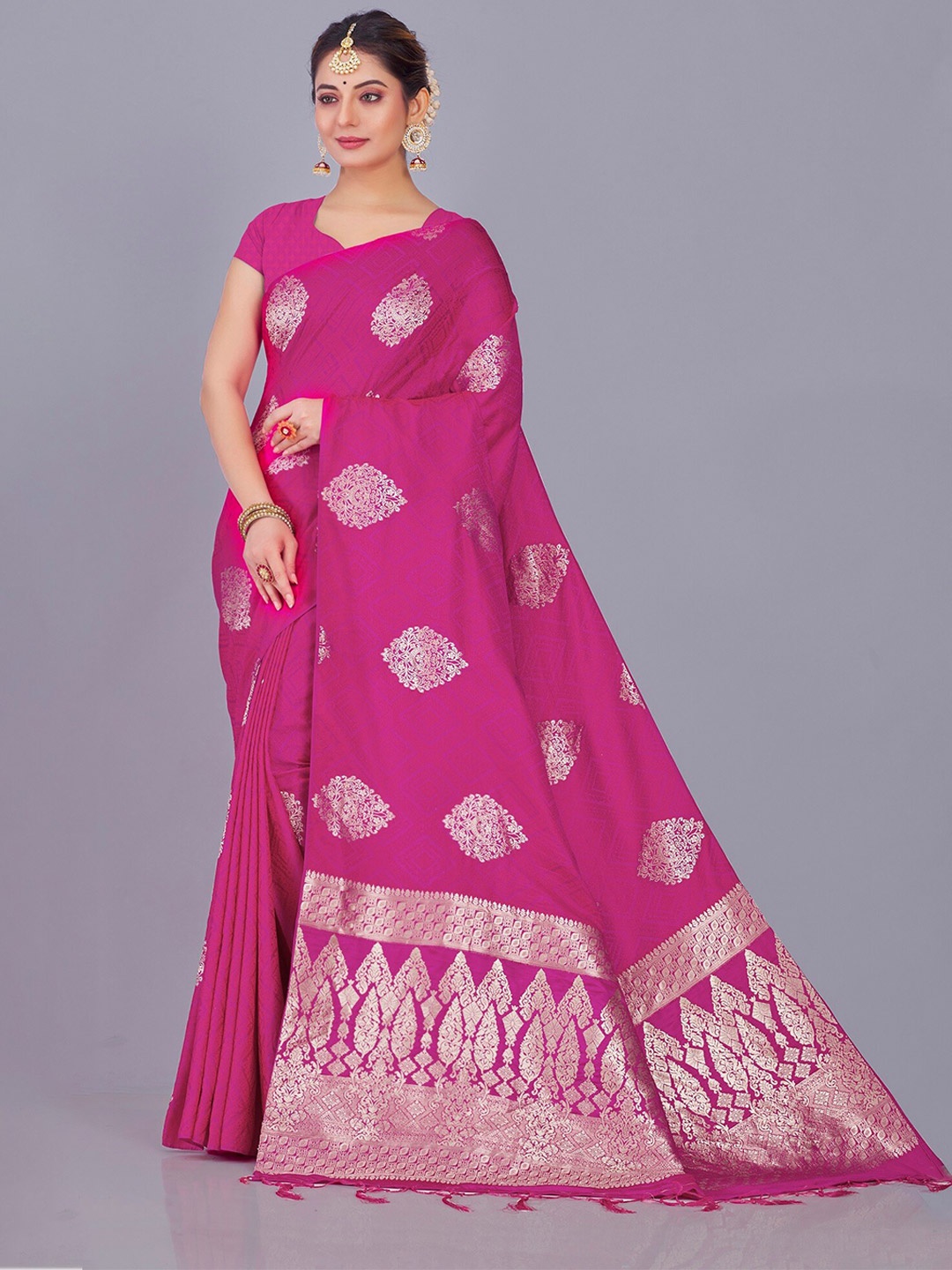 

SHARAA ETHNICA Pink & Silver-Toned Ethnic Motifs Zari Pure Silk Kanjeevaram Saree