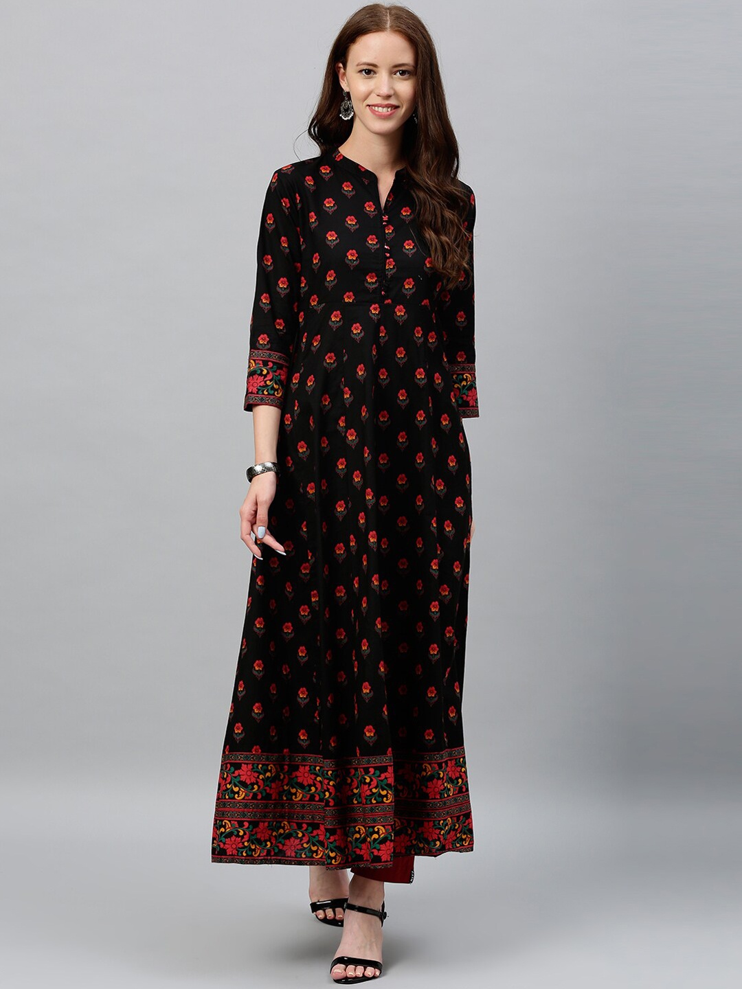 

kipek Women Floral Printed Pure Cotton Kurta with Churidar, Black
