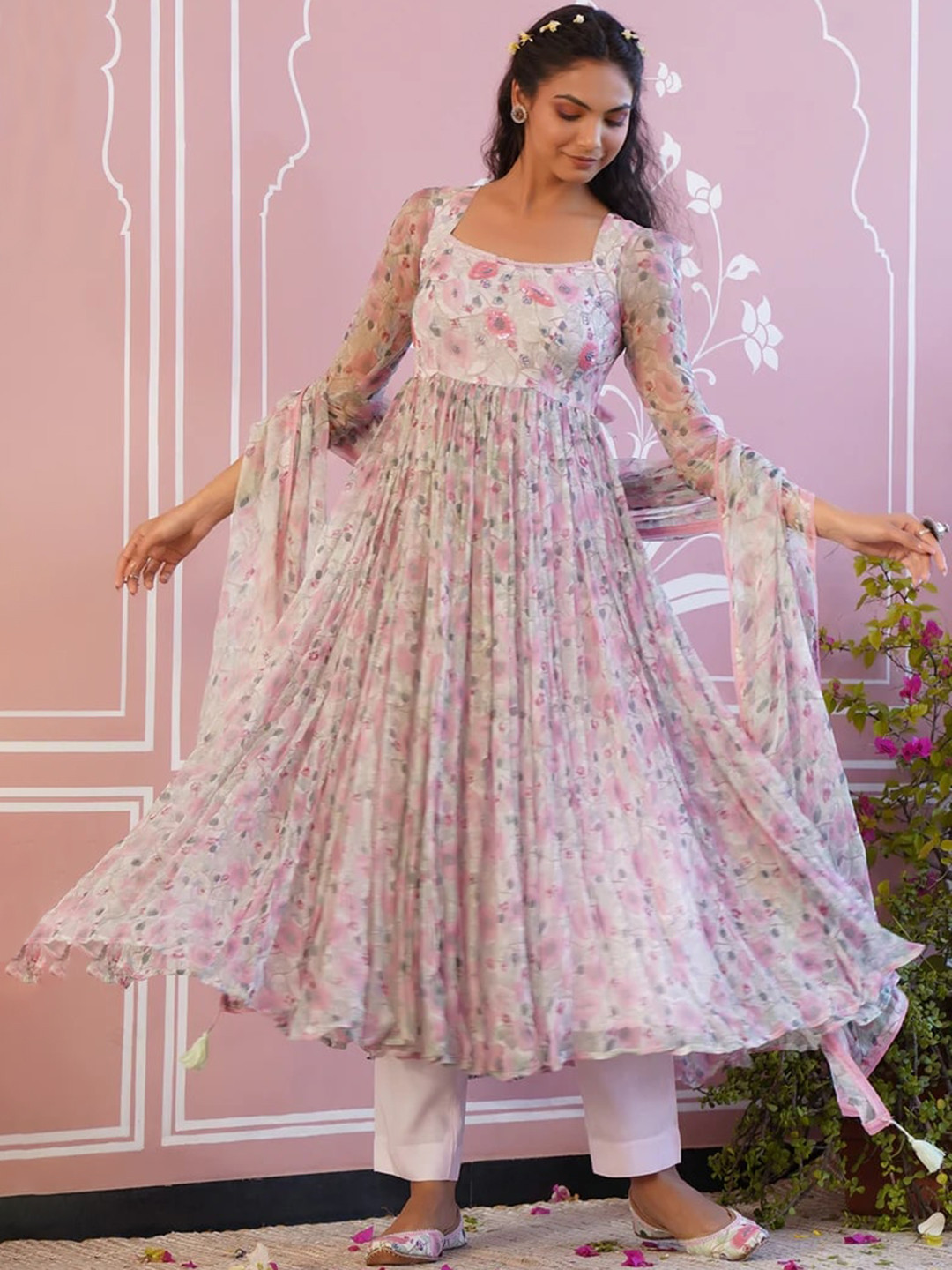 

Baise Gaba Women Floral Printed Floral Anarkali Kurta, Pink