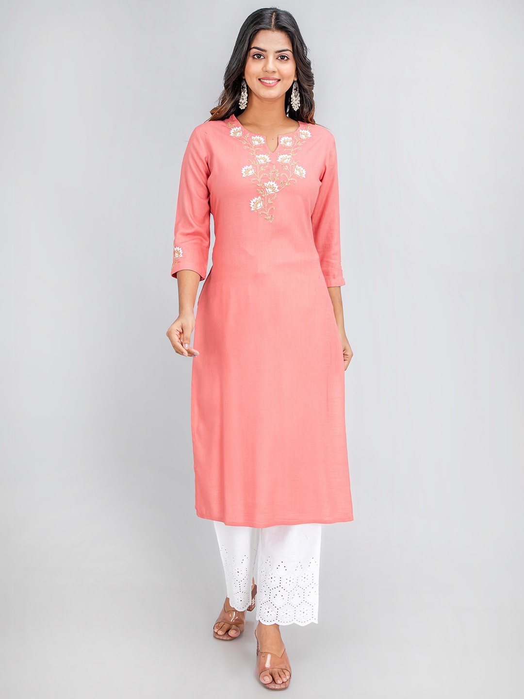 

SUTI Women Floral Yoke Design Thread Work Kurta, Pink