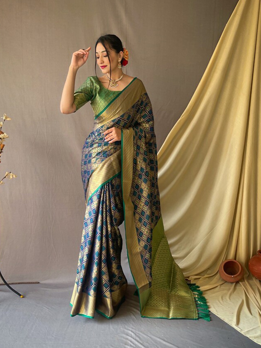 

Exclusiva Zari Patola Saree, Navy blue