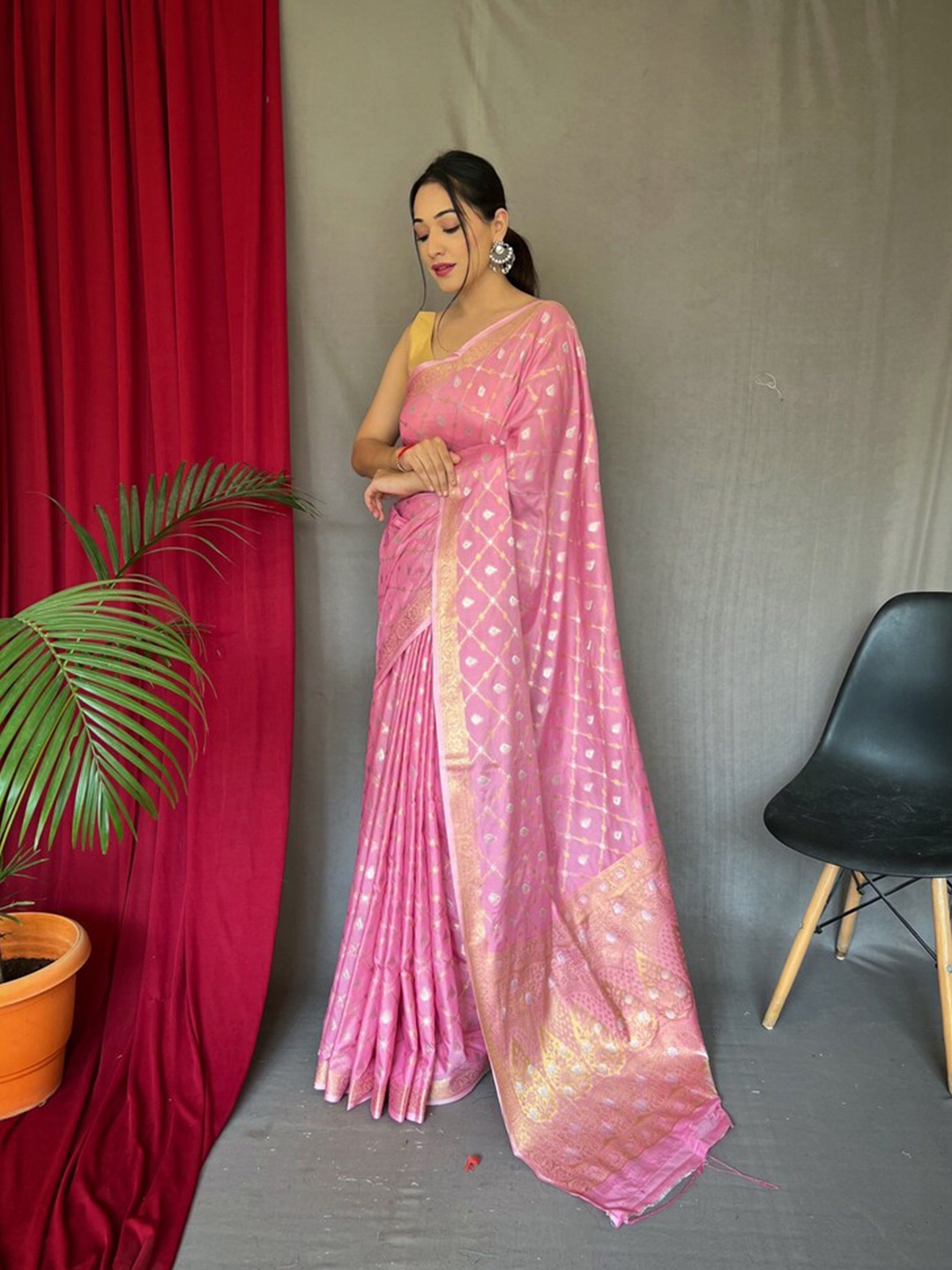 

Exclusiva Woven Design Banarasi Saree, Pink