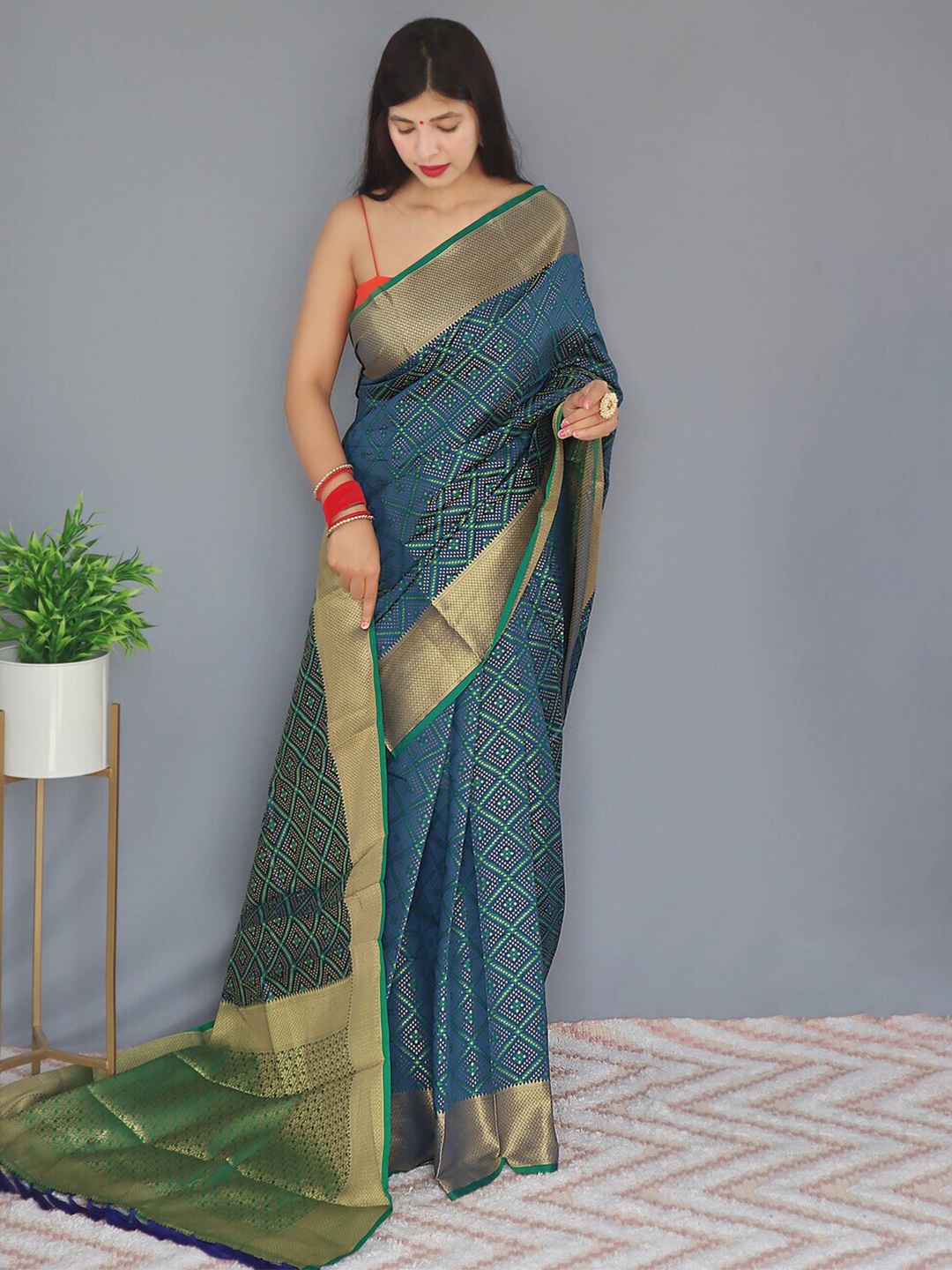 

Exclusiva Woven Design Zari Patola Saree, Blue