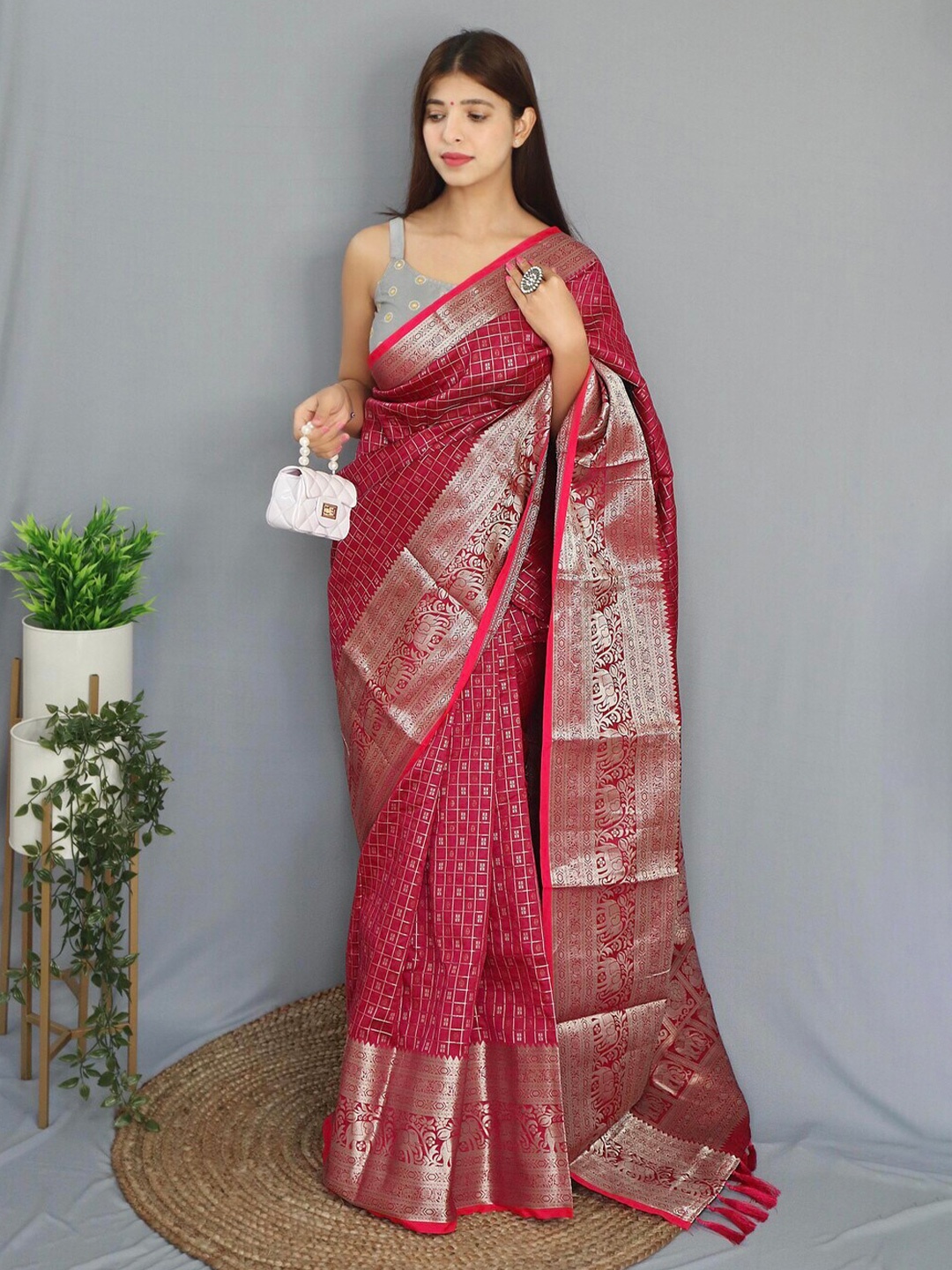 

Exclusiva Woven Design Zari Banarasi Saree, Pink