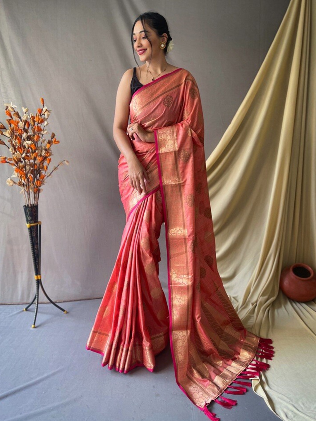 

Exclusiva Ethnic Motifs Zari Pure Cotton Saree, Pink