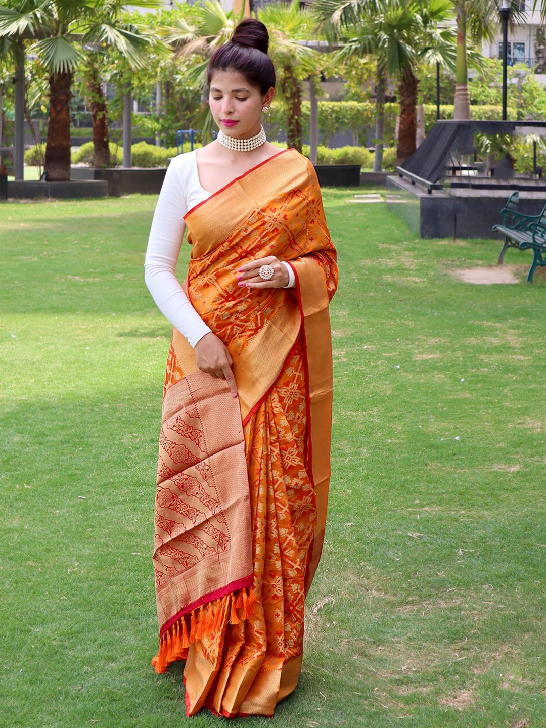 

Exclusiva Woven Design Zari Saree, Mustard