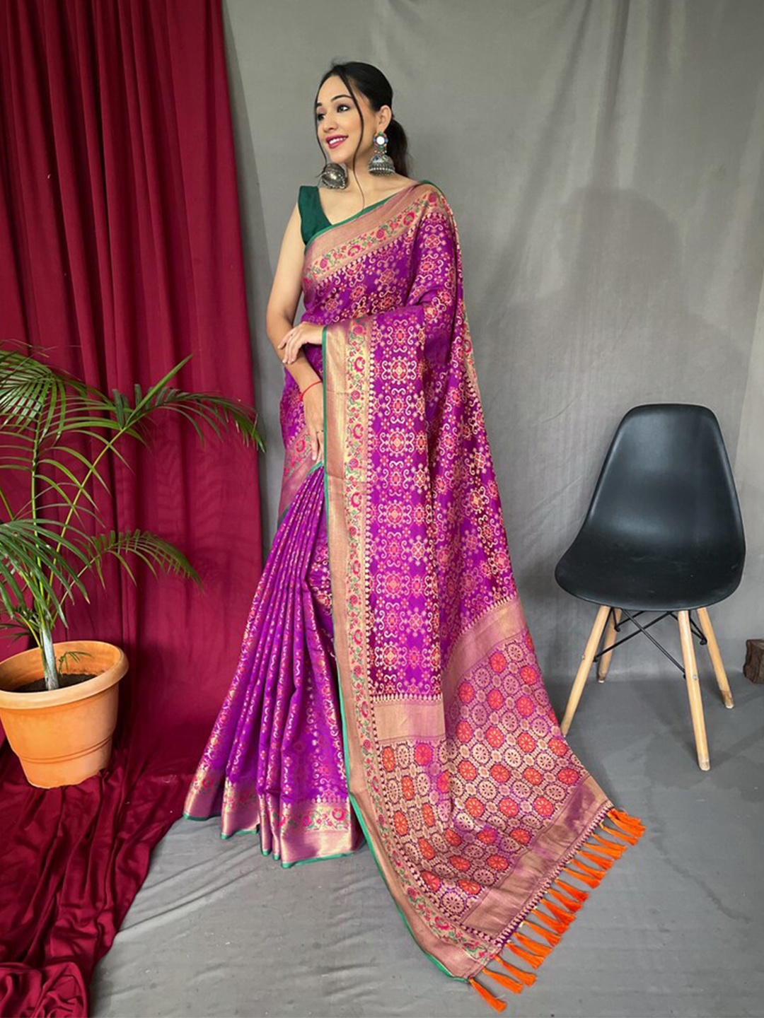 

Exclusiva Ethnic Motifs Zari Silk Blend Patola Saree, Purple