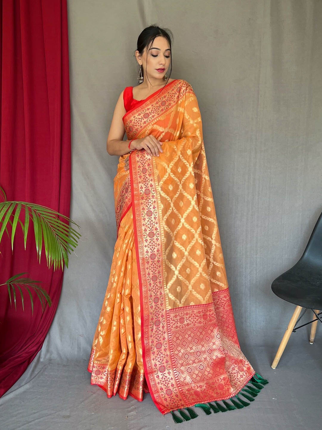 

Exclusiva Woven Design Zari Organza Saree, Orange