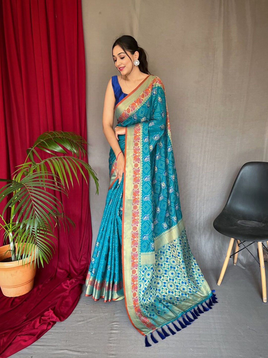 

Exclusiva Ethnic Motifs Zari Patola Saree, Blue