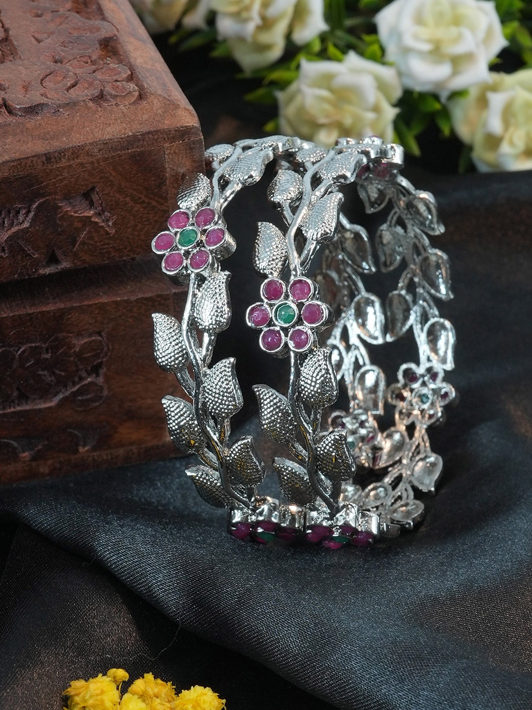 

GRIIHAM Set Of 2 Oxidised Silver-Plated AD-Studded Bangles