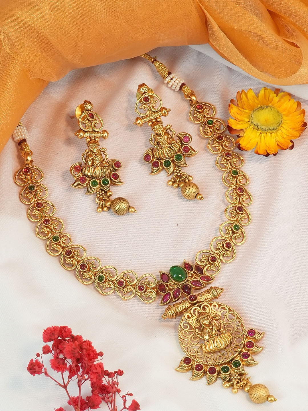 

GRIIHAM Gold-Plated & Stone-Studded Laxmi Motif With Leaf Design Jewellery Set