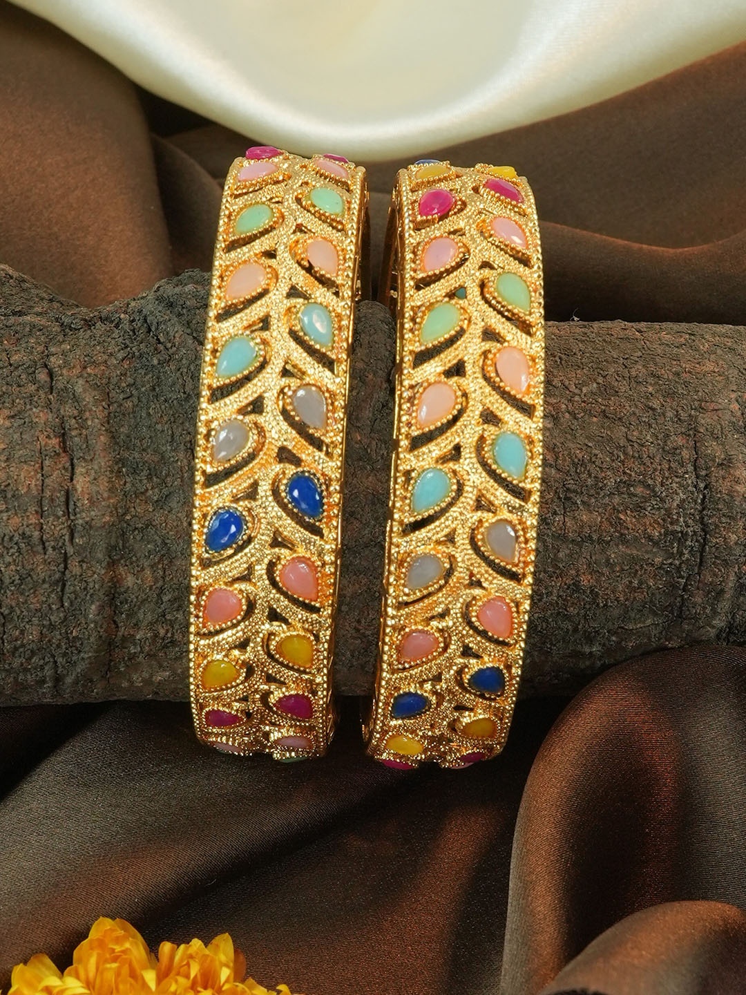 

GRIIHAM Set Of 2 Gold-Plated AD-Studded Bangles