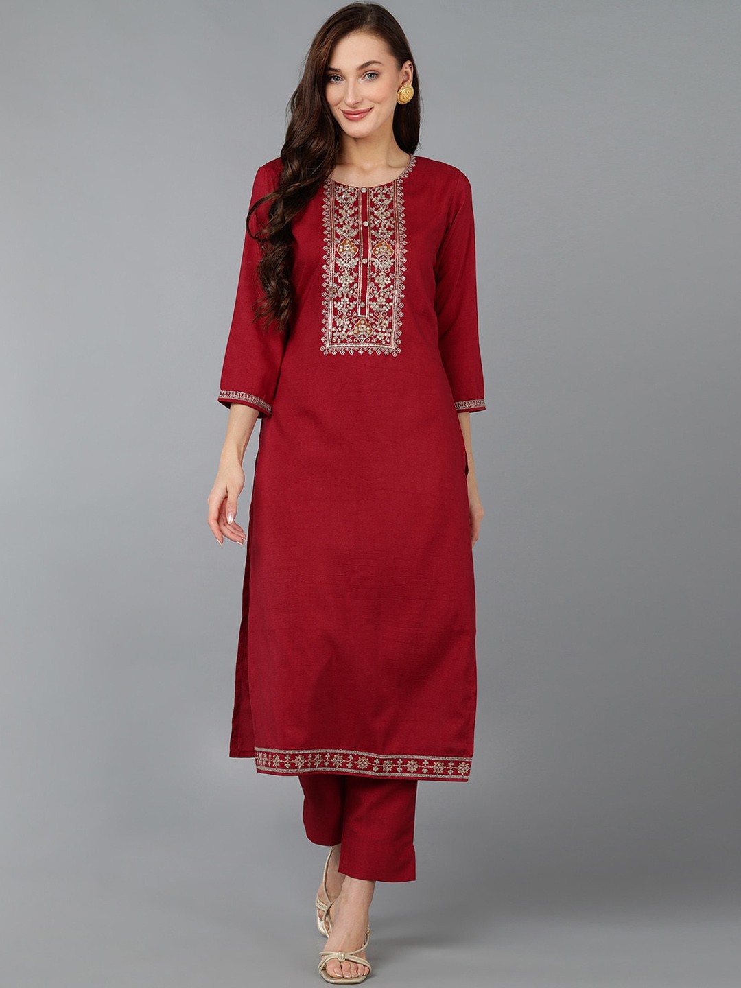 

AHIKA Ethnic Motifs Yoke Design Sequined Kurta, Maroon