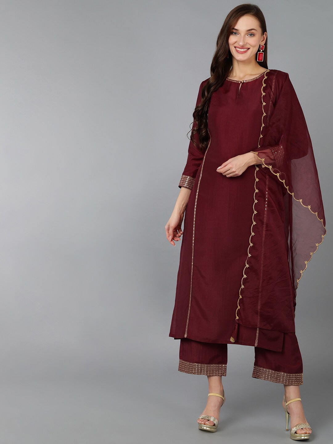 

AHIKA Panelled Keyhole Neck Kurta with Trousers & Dupatta, Maroon