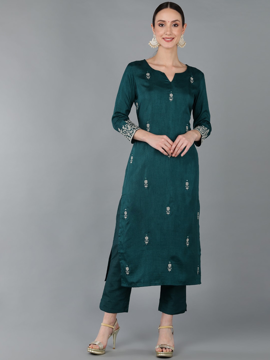 

AHIKA Women Floral Embroidered Kurta, Teal