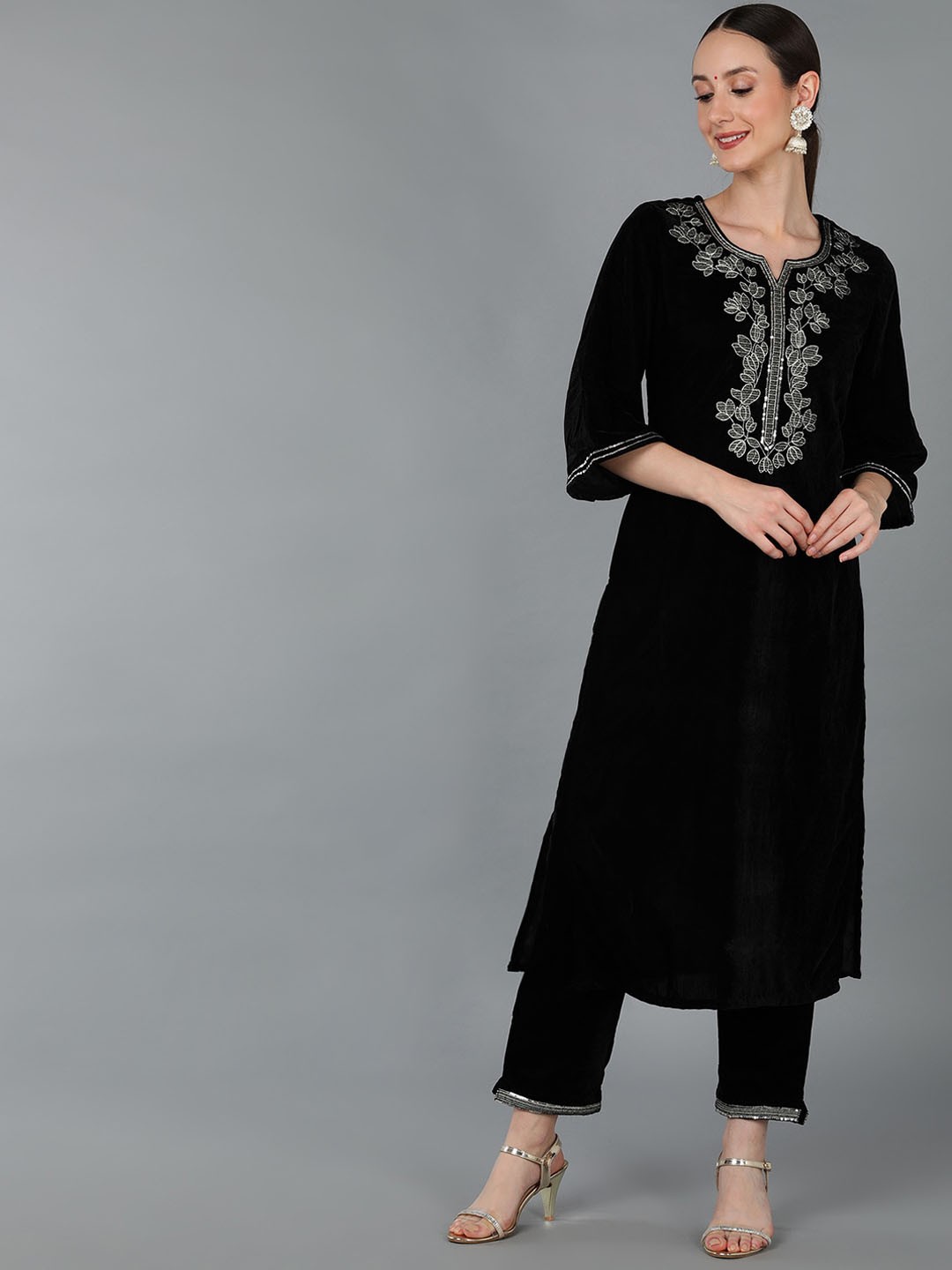 

AHIKA Notched Neck Yoke Design Thread Work Velvet Kurta, Black