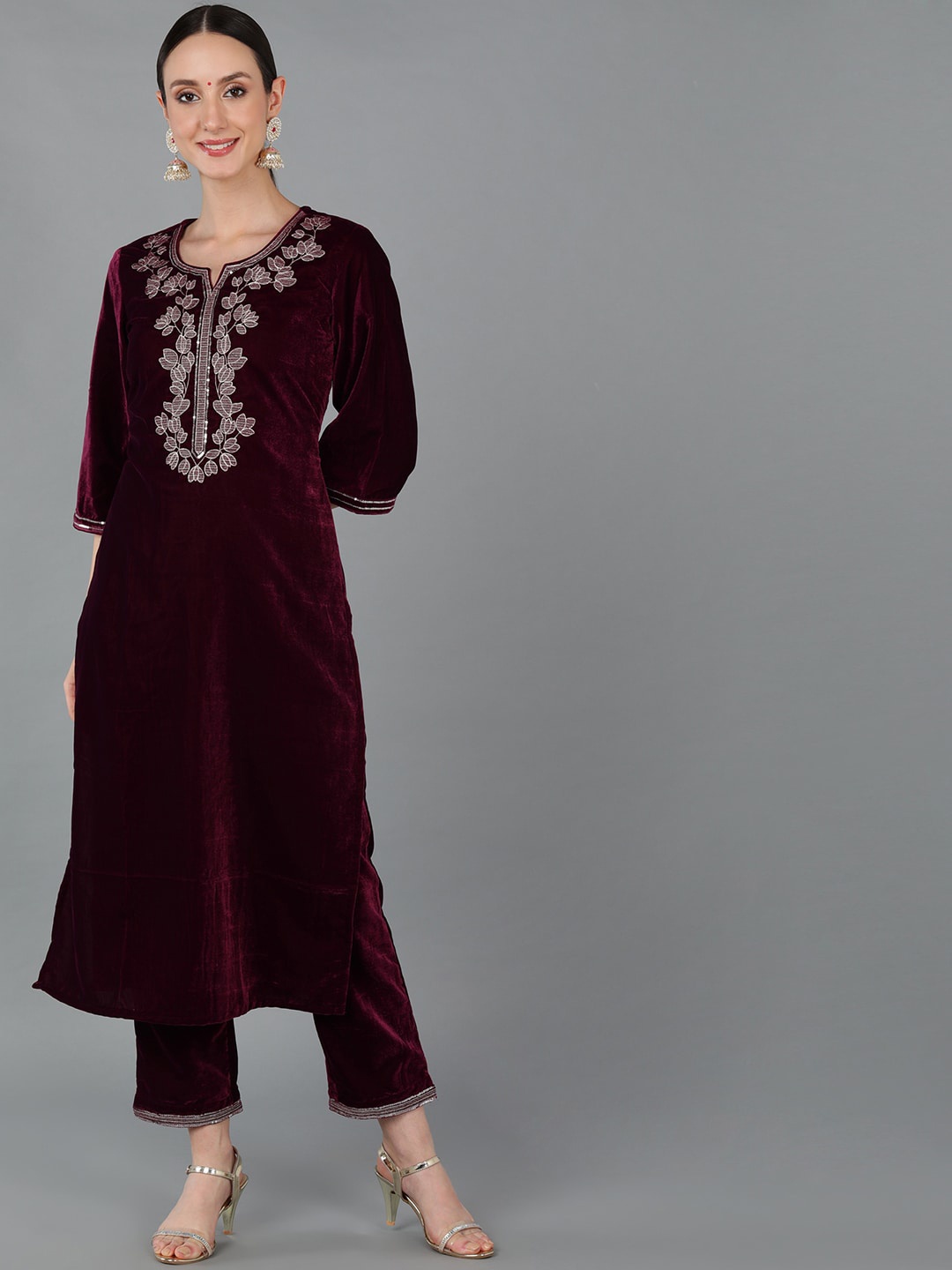 

AHIKA Women Notched Neck Yoke Design Thread Work Velvet Kurta, Burgundy